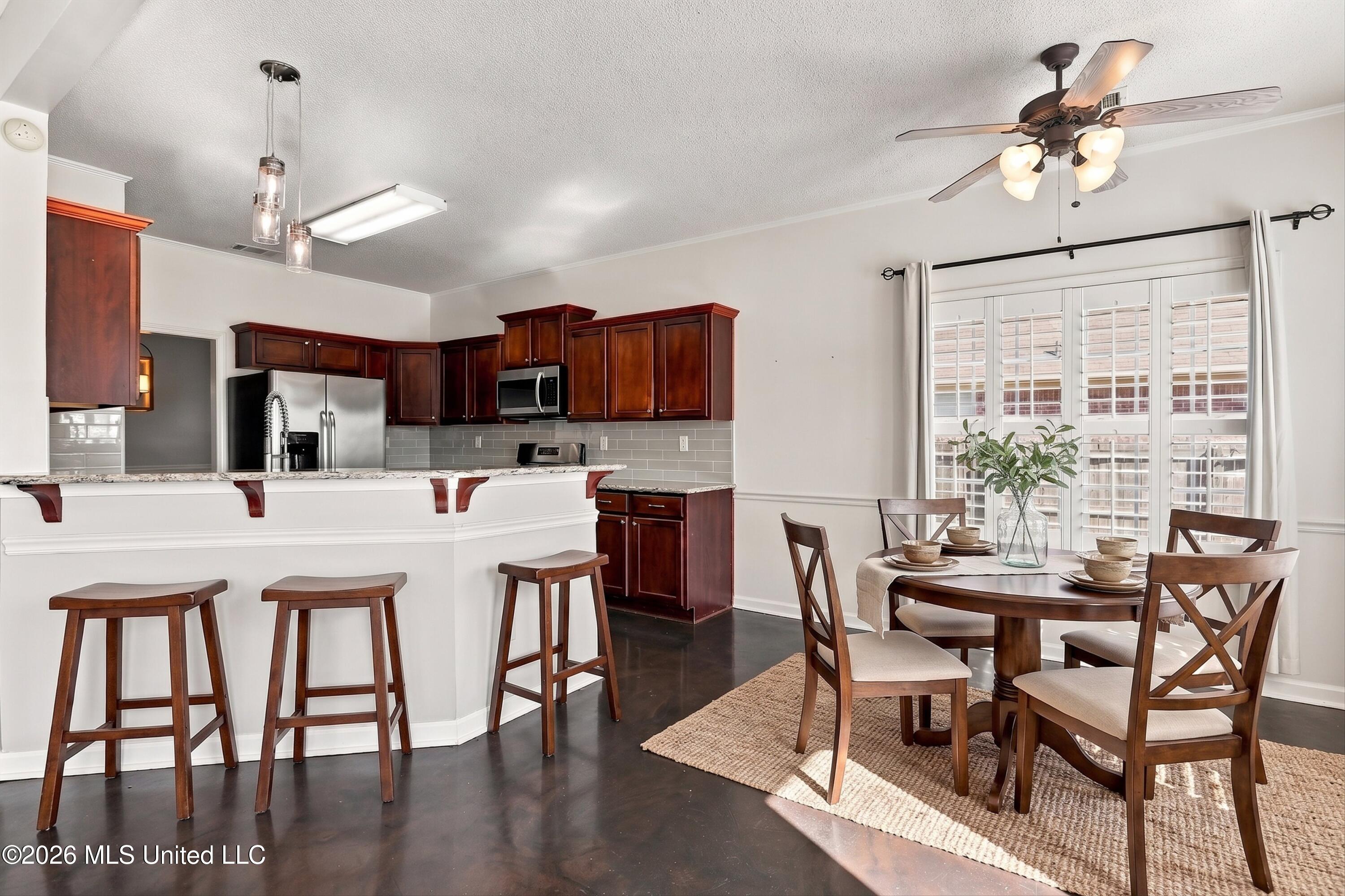 6265 Ivy Oaks Cove Property Photo 13