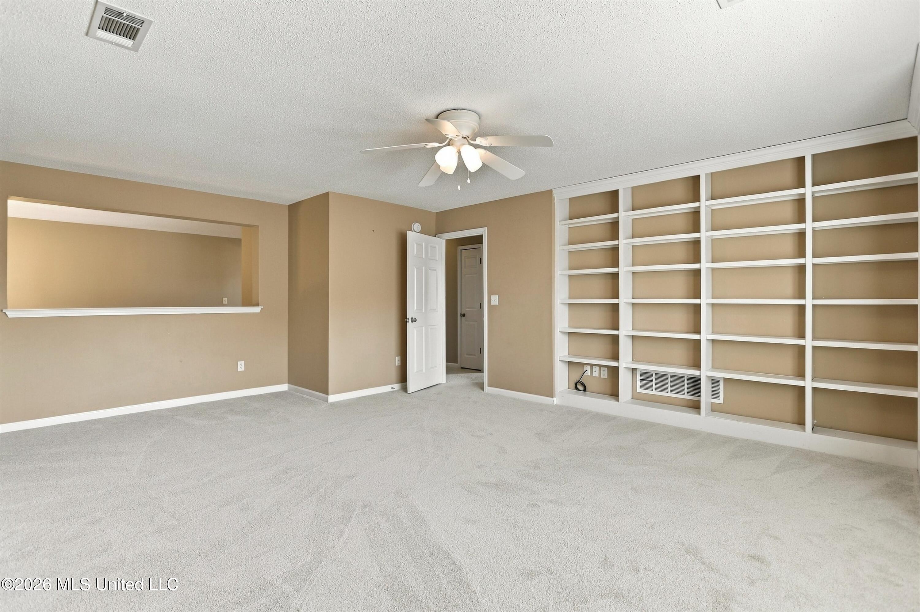 6265 Ivy Oaks Cove Property Photo 32
