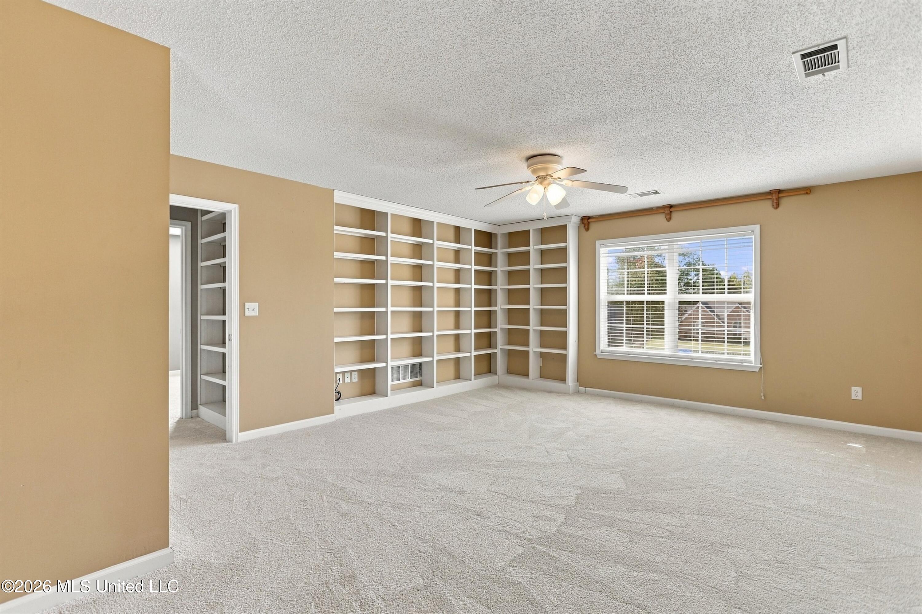 6265 Ivy Oaks Cove Property Photo 33