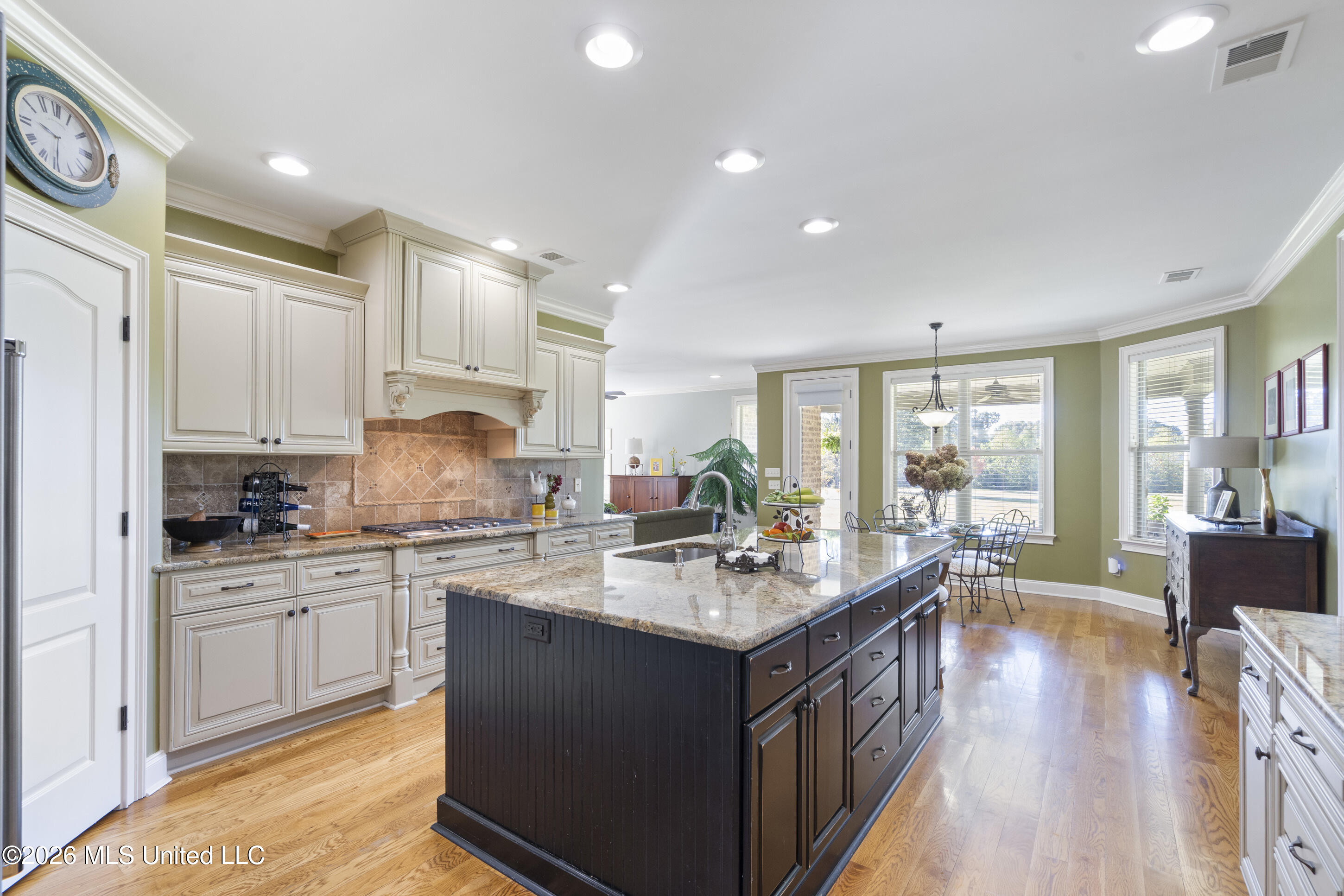7095 Allison Road Property Photo 12