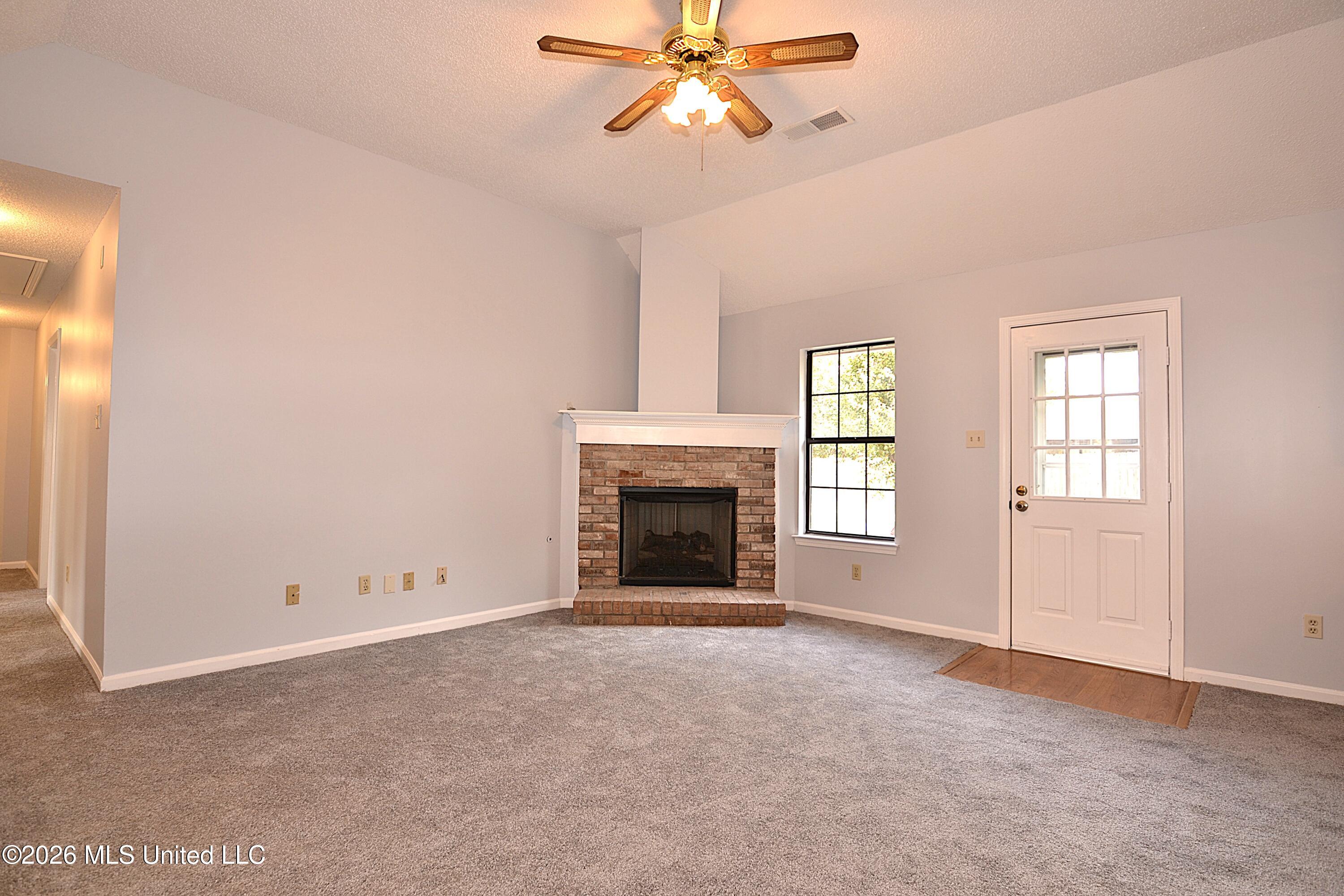 7076 Maplewood Road Property Photo 4