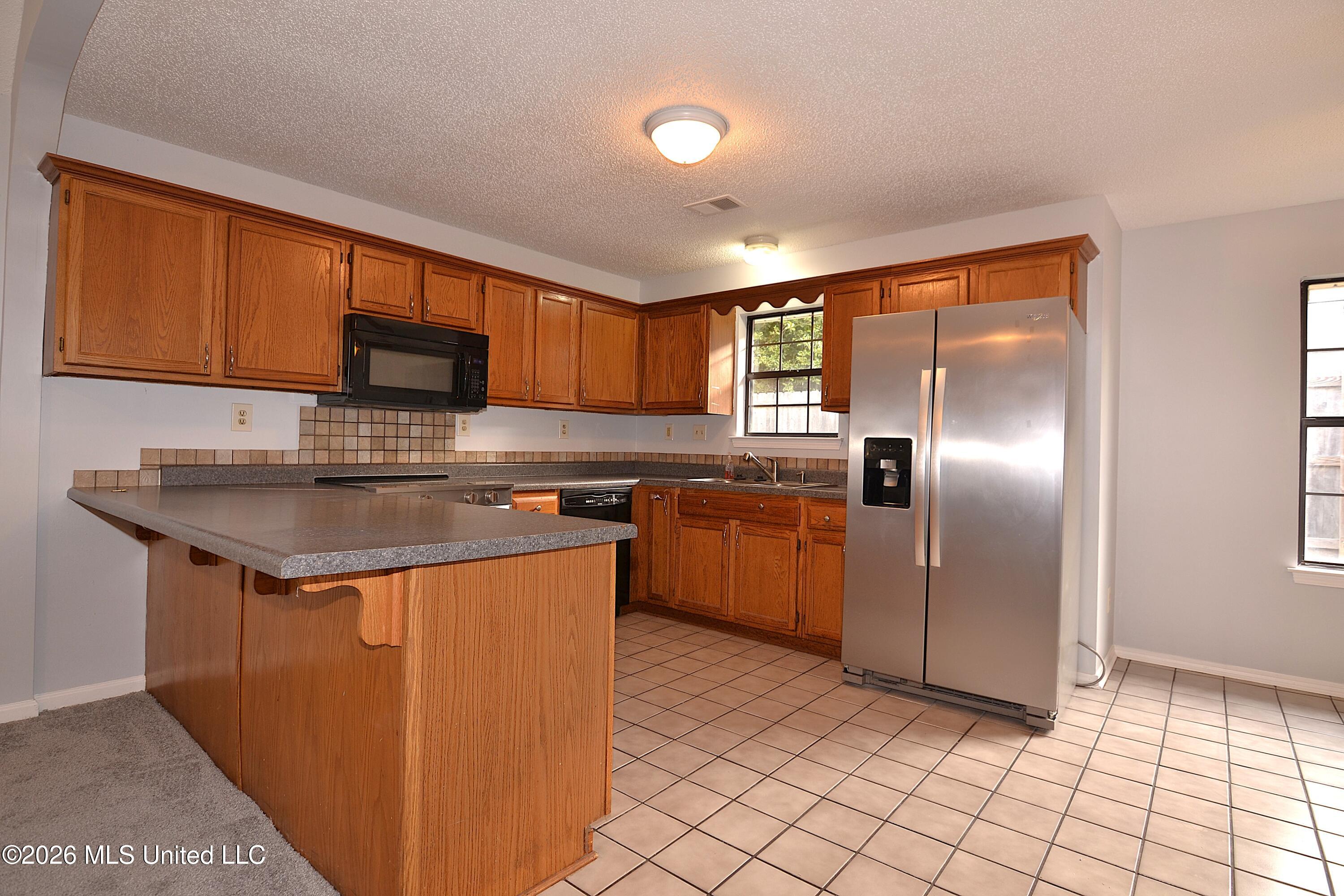 7076 Maplewood Road Property Photo 6