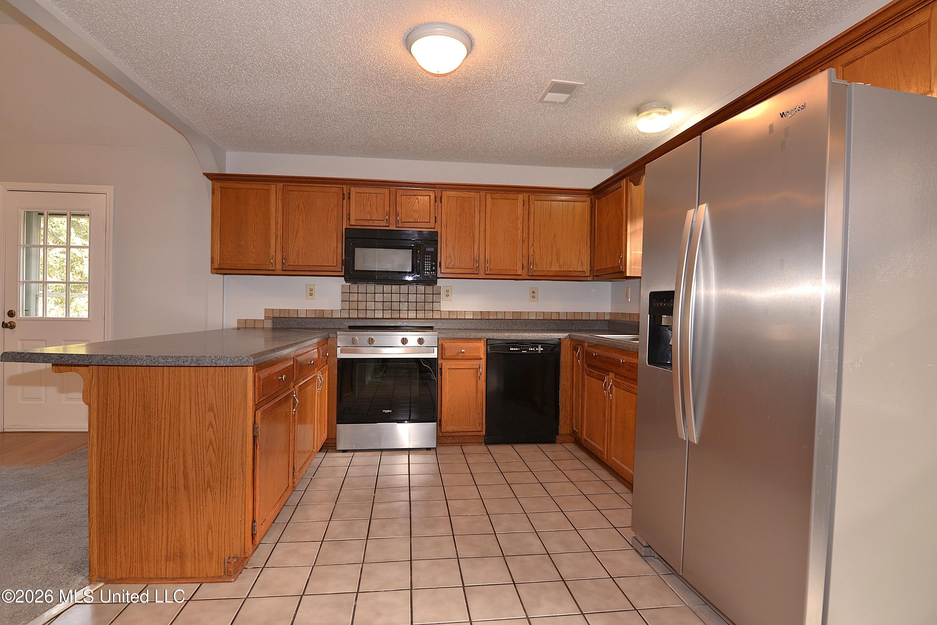7076 Maplewood Road Property Photo 7