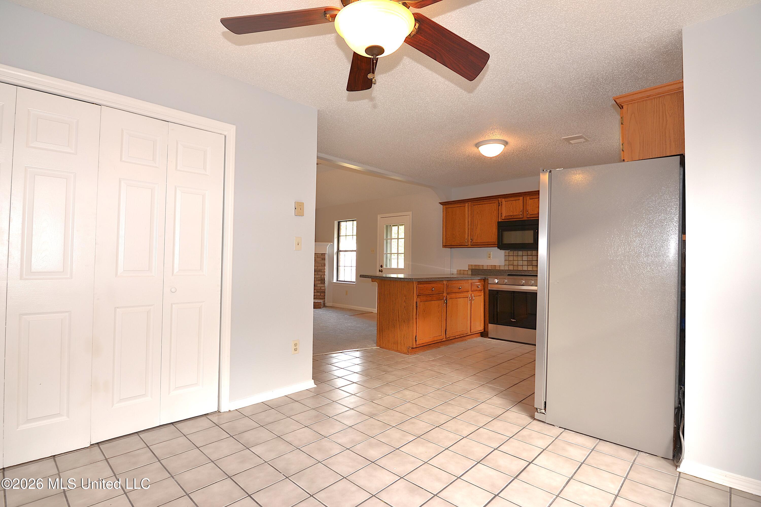 7076 Maplewood Road Property Photo 8