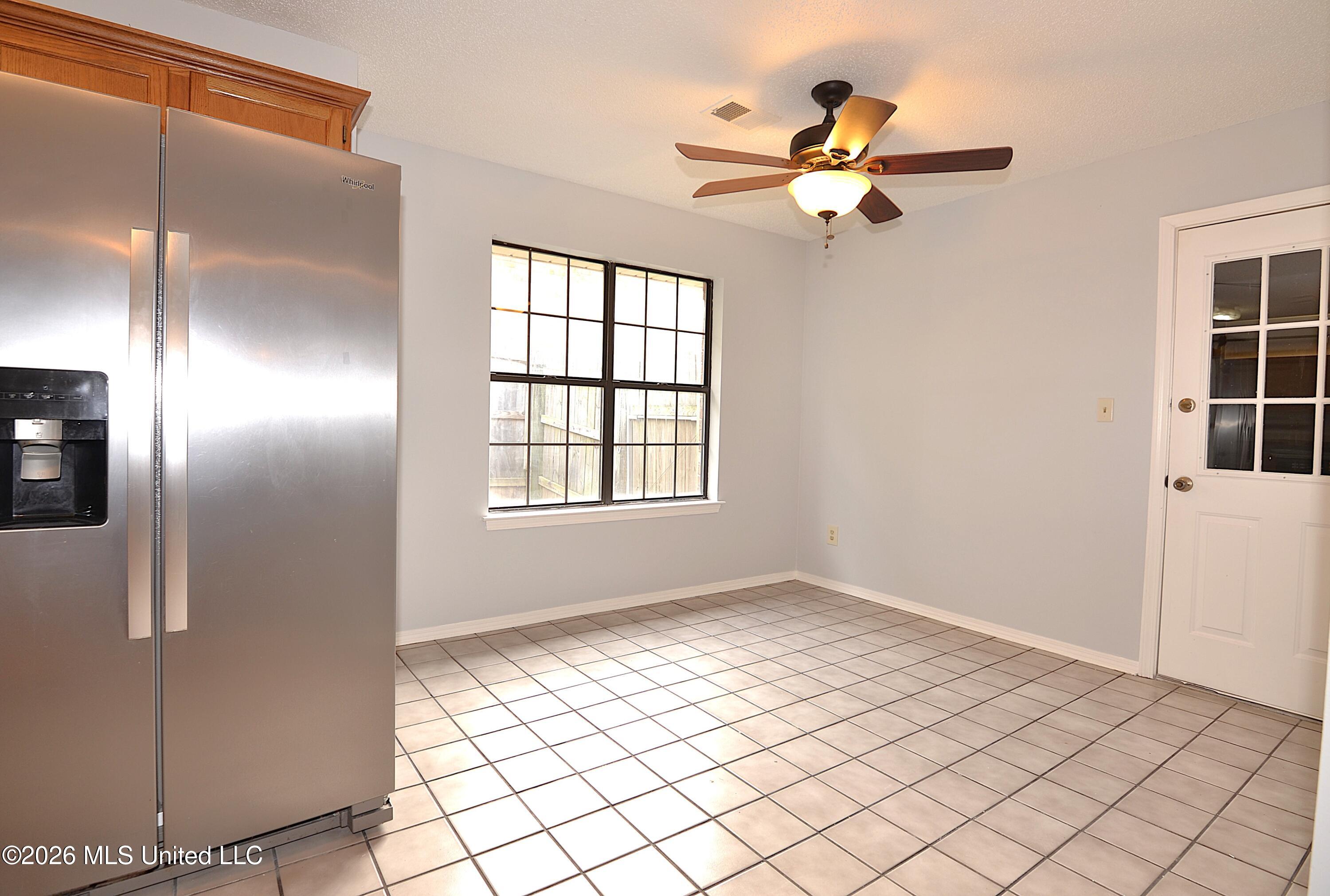 7076 Maplewood Road Property Photo 9