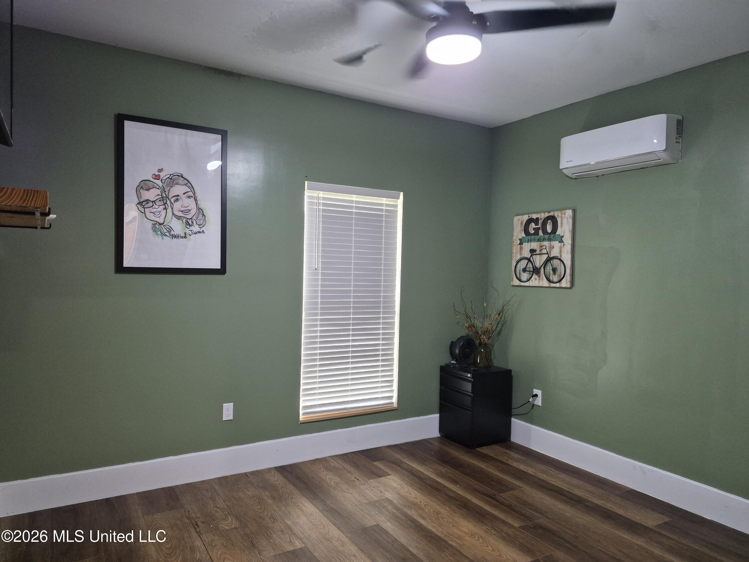 8129 Victoria Drive Property Photo 18