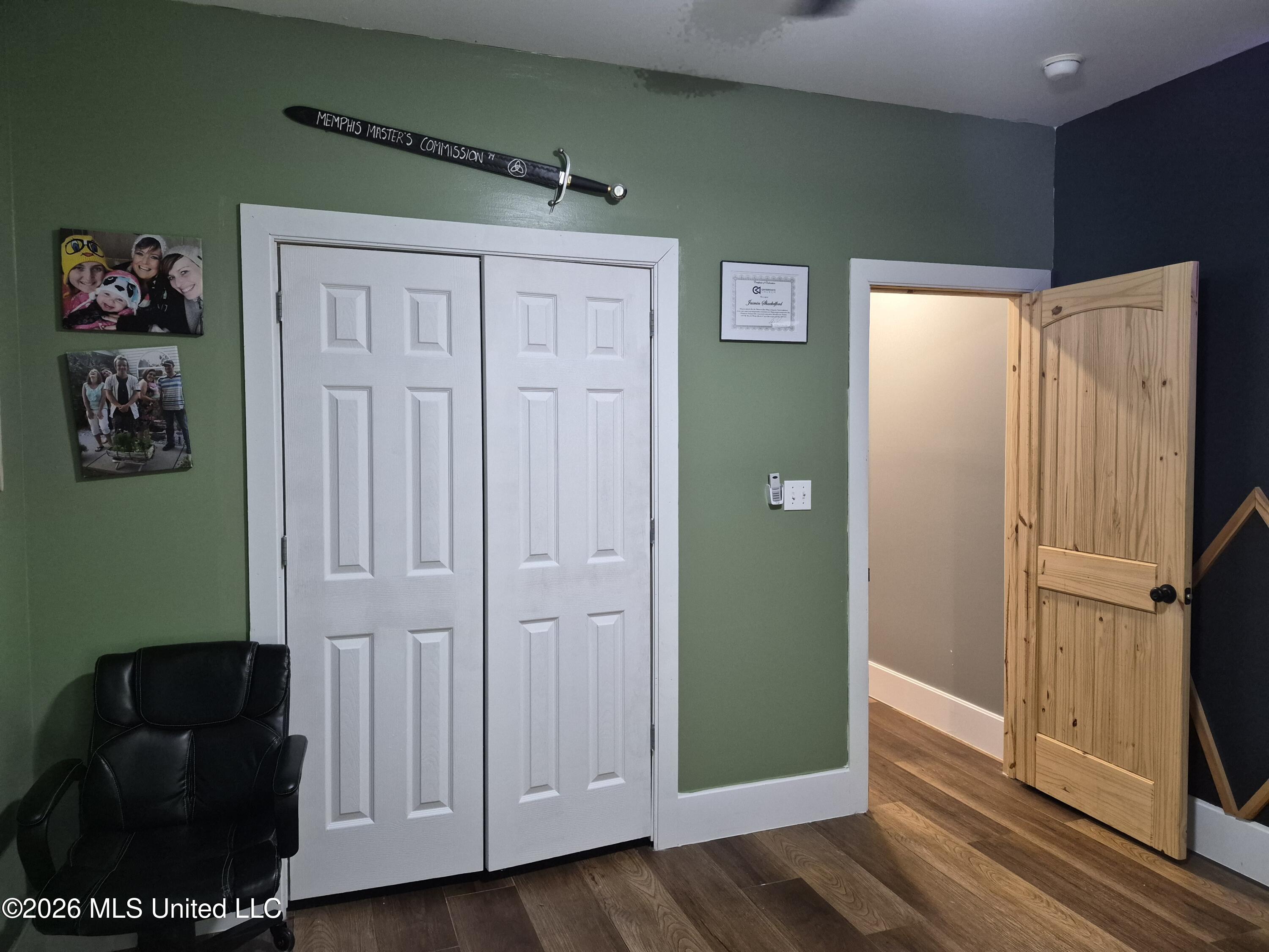 8129 Victoria Drive Property Photo 20