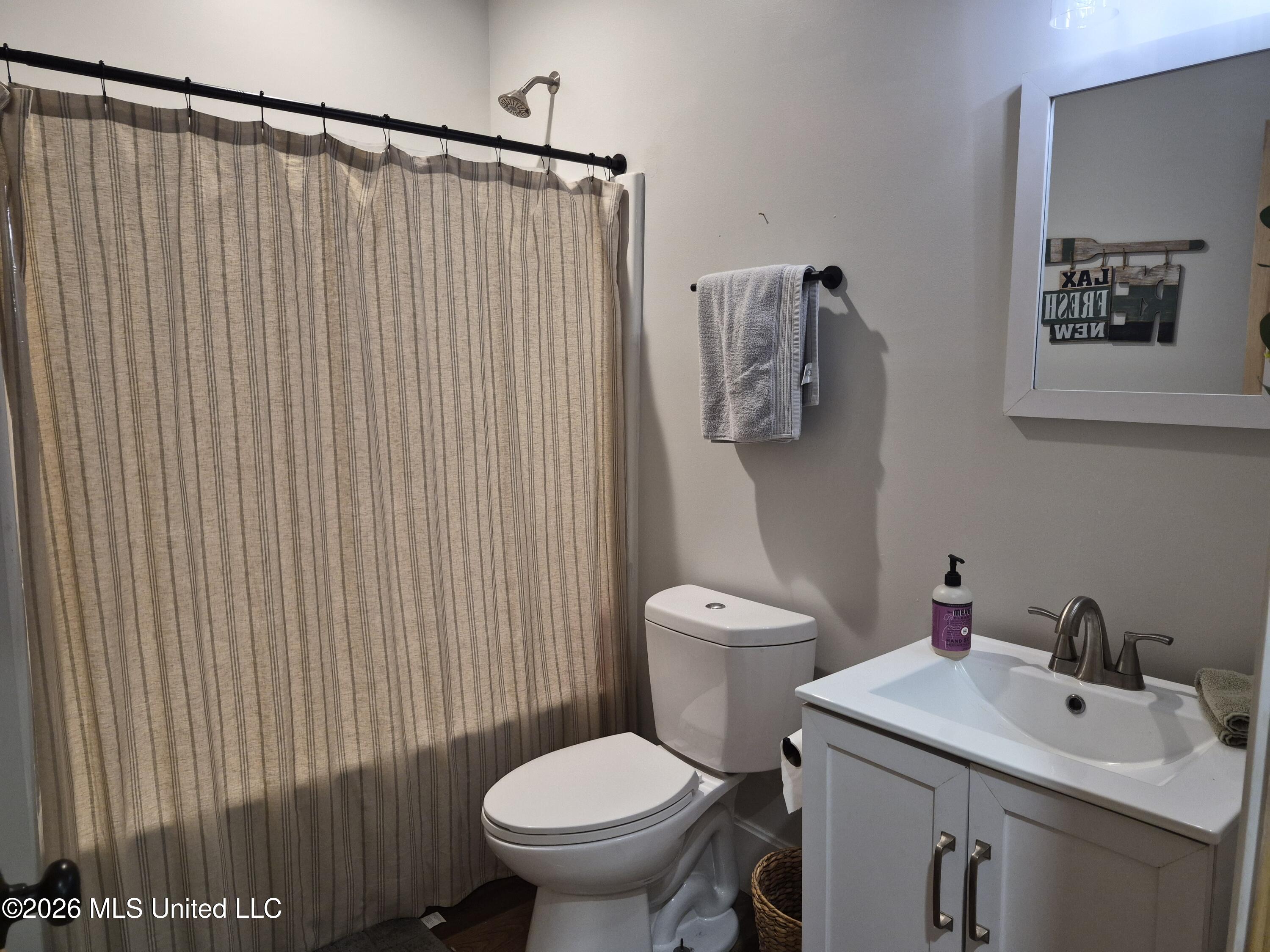 8129 Victoria Drive Property Photo 23