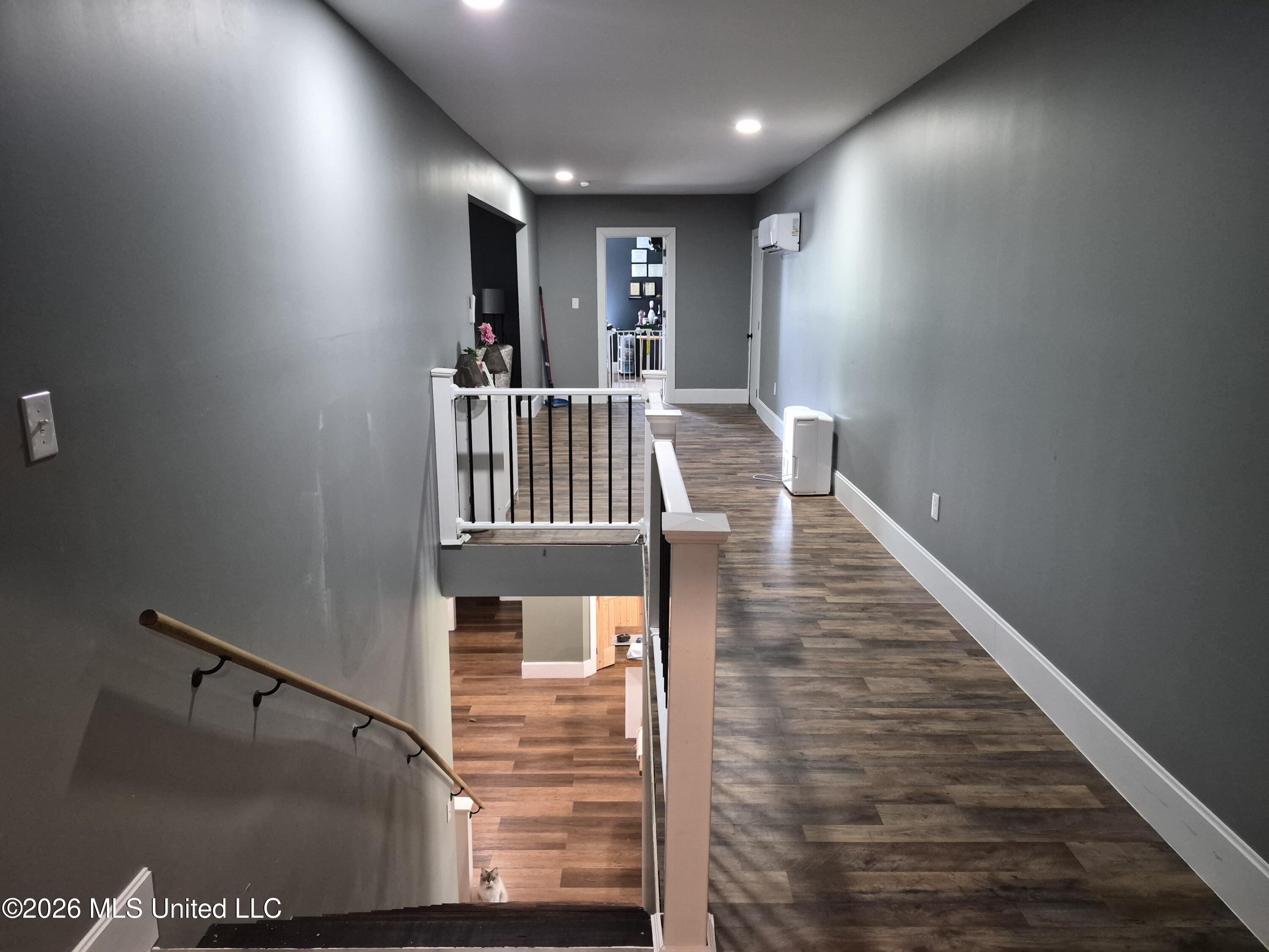 8129 Victoria Drive Property Photo 25