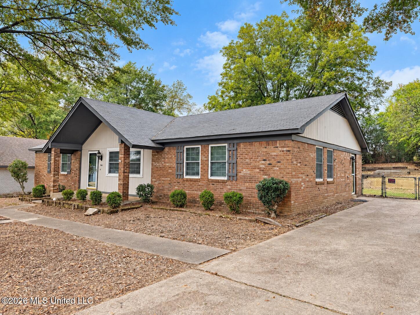 368 Sandalwood Drive Property Photo 18