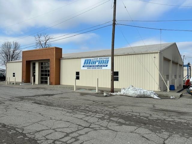 7505 N Old 27