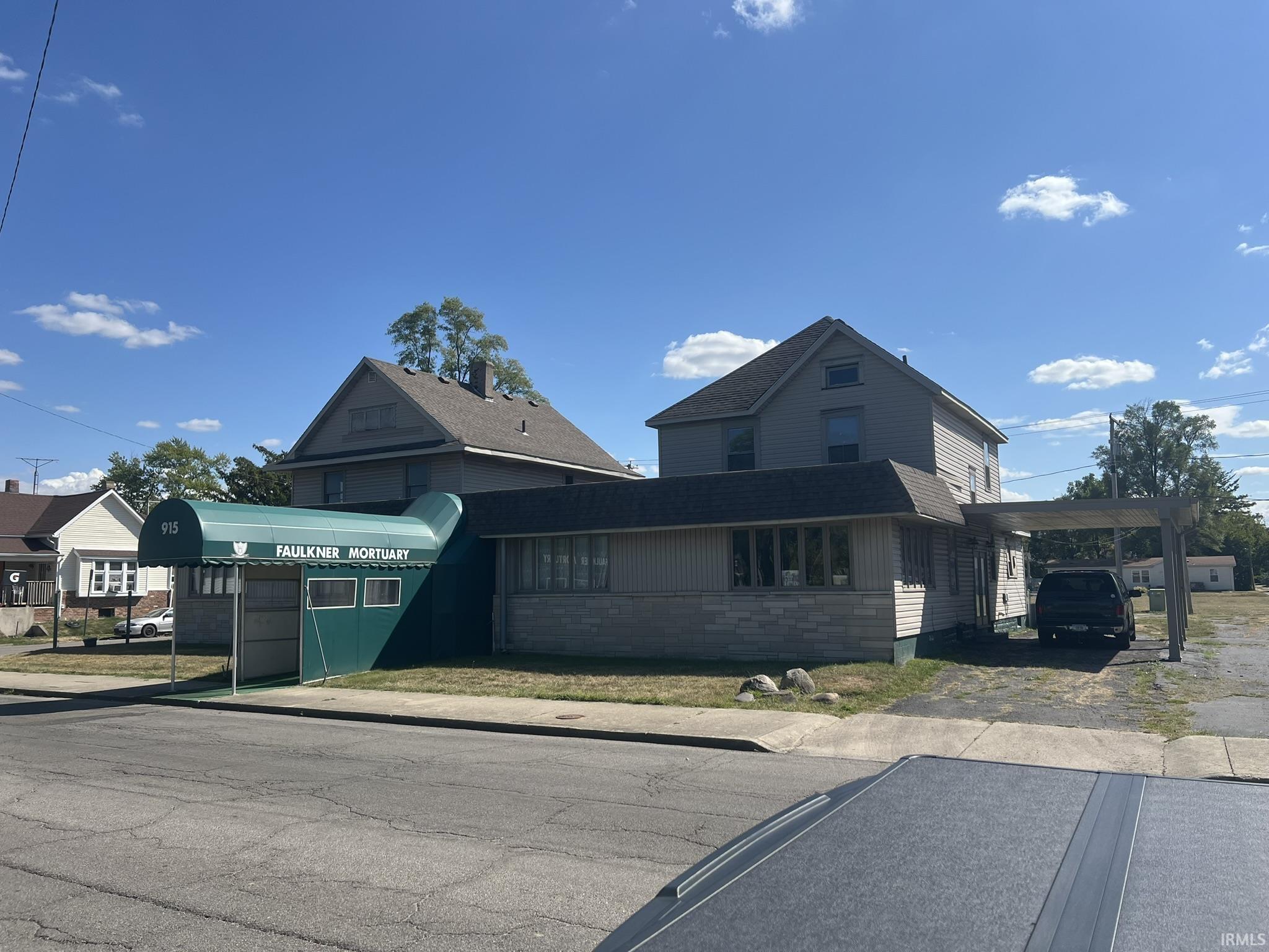 915 E Willard Street Property Photo 1