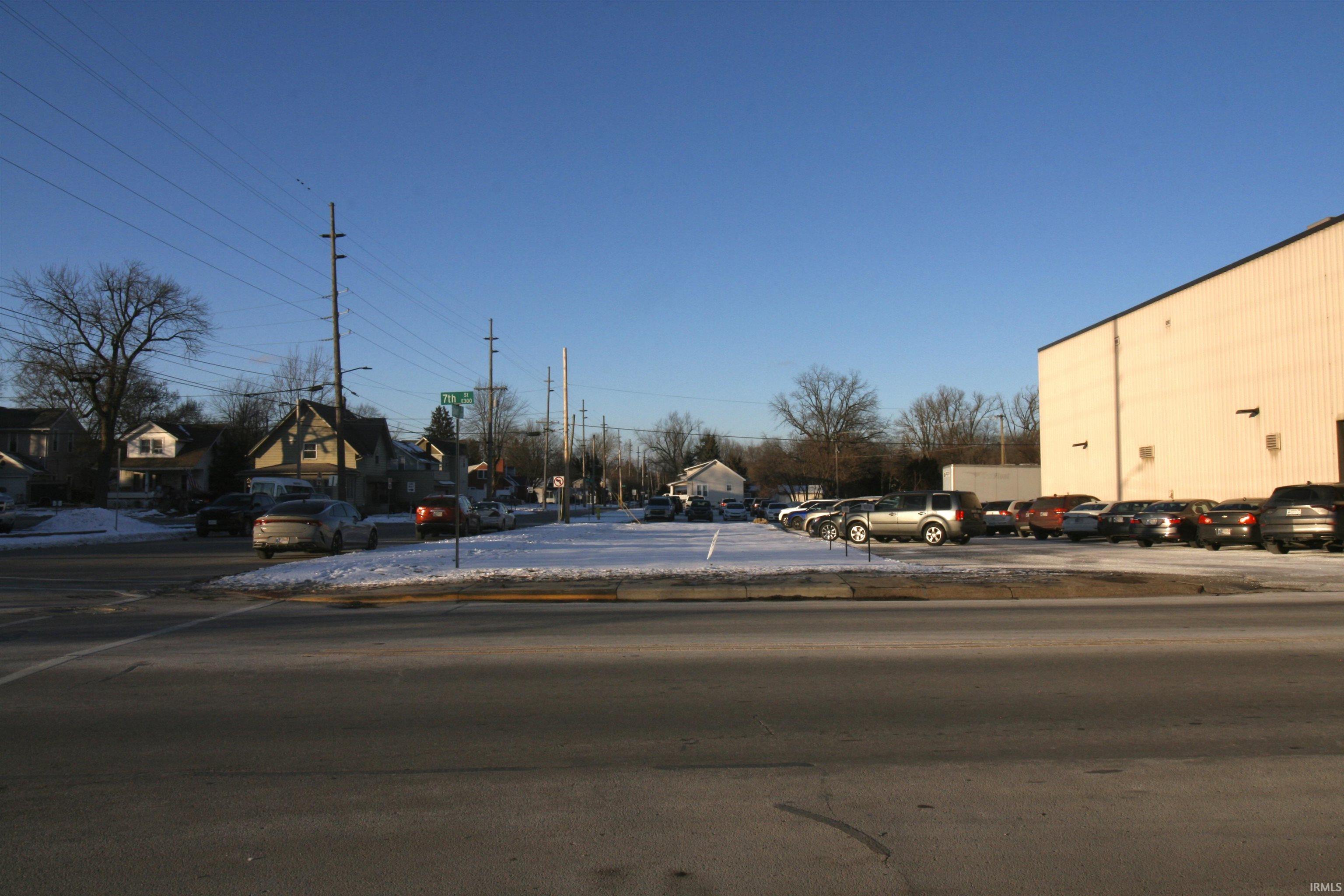300 E 7th Street Property Photo 1