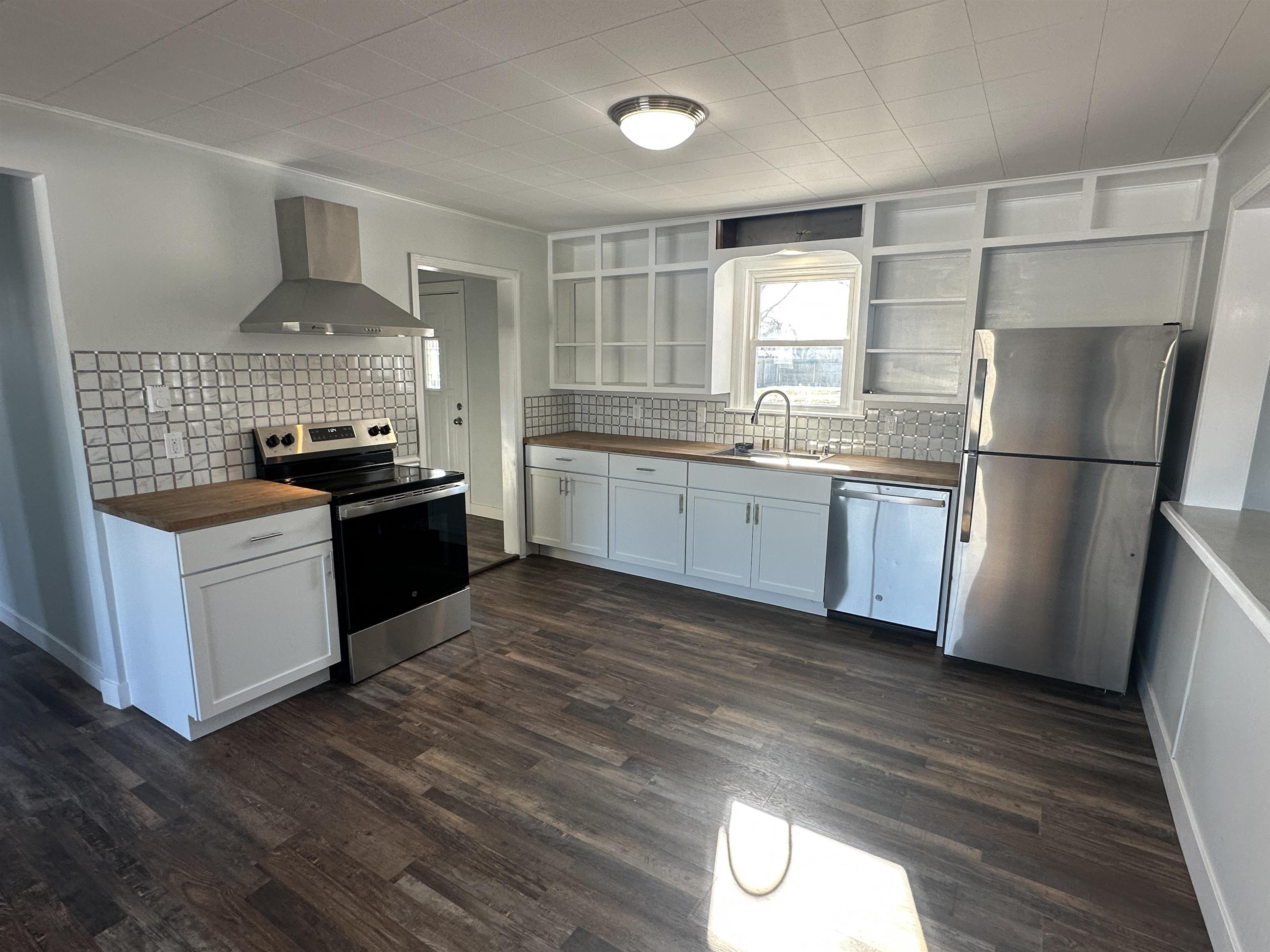 7758 Saint Joe Center Road Property Photo 6