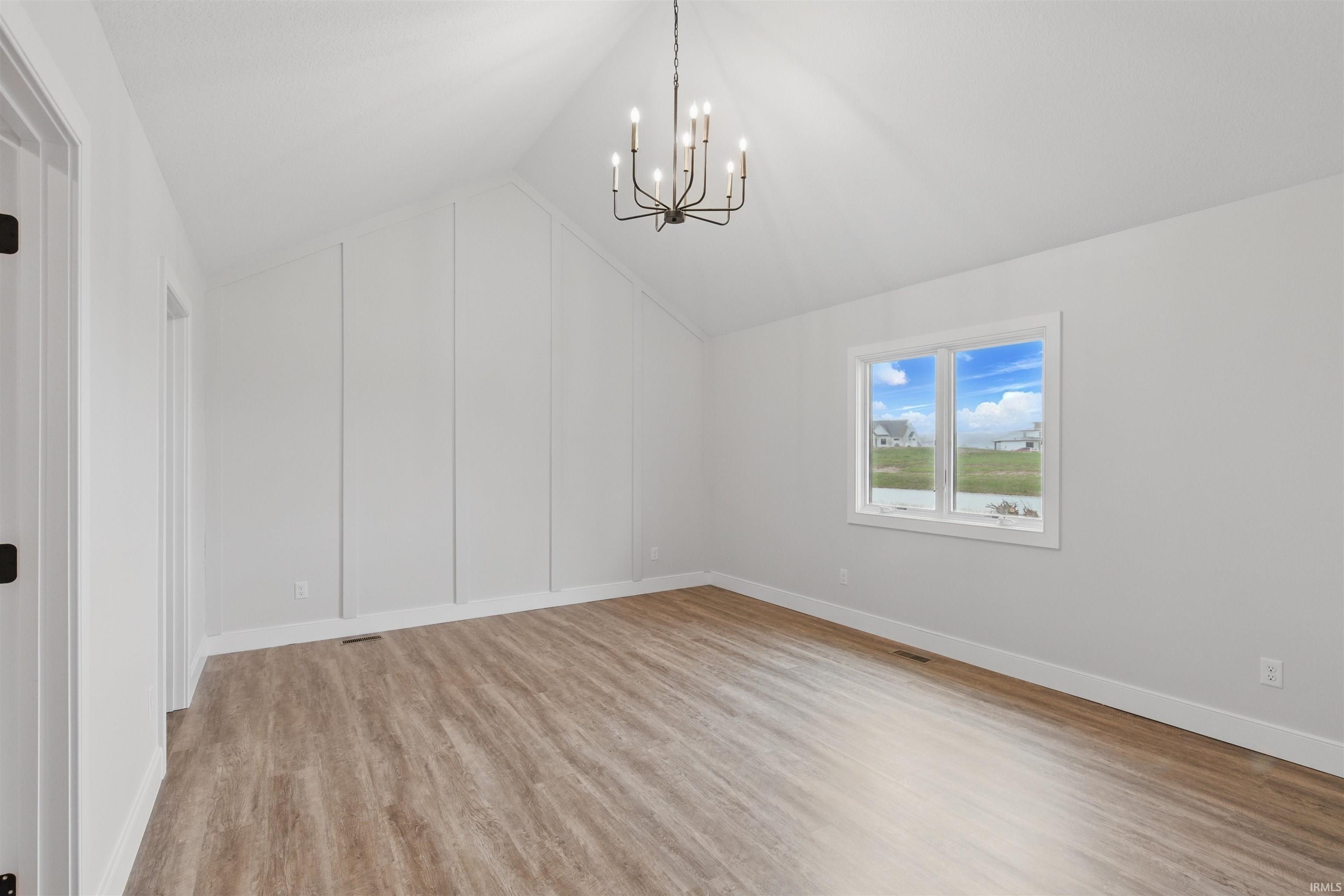 10483 Spamount Cove Property Photo 8
