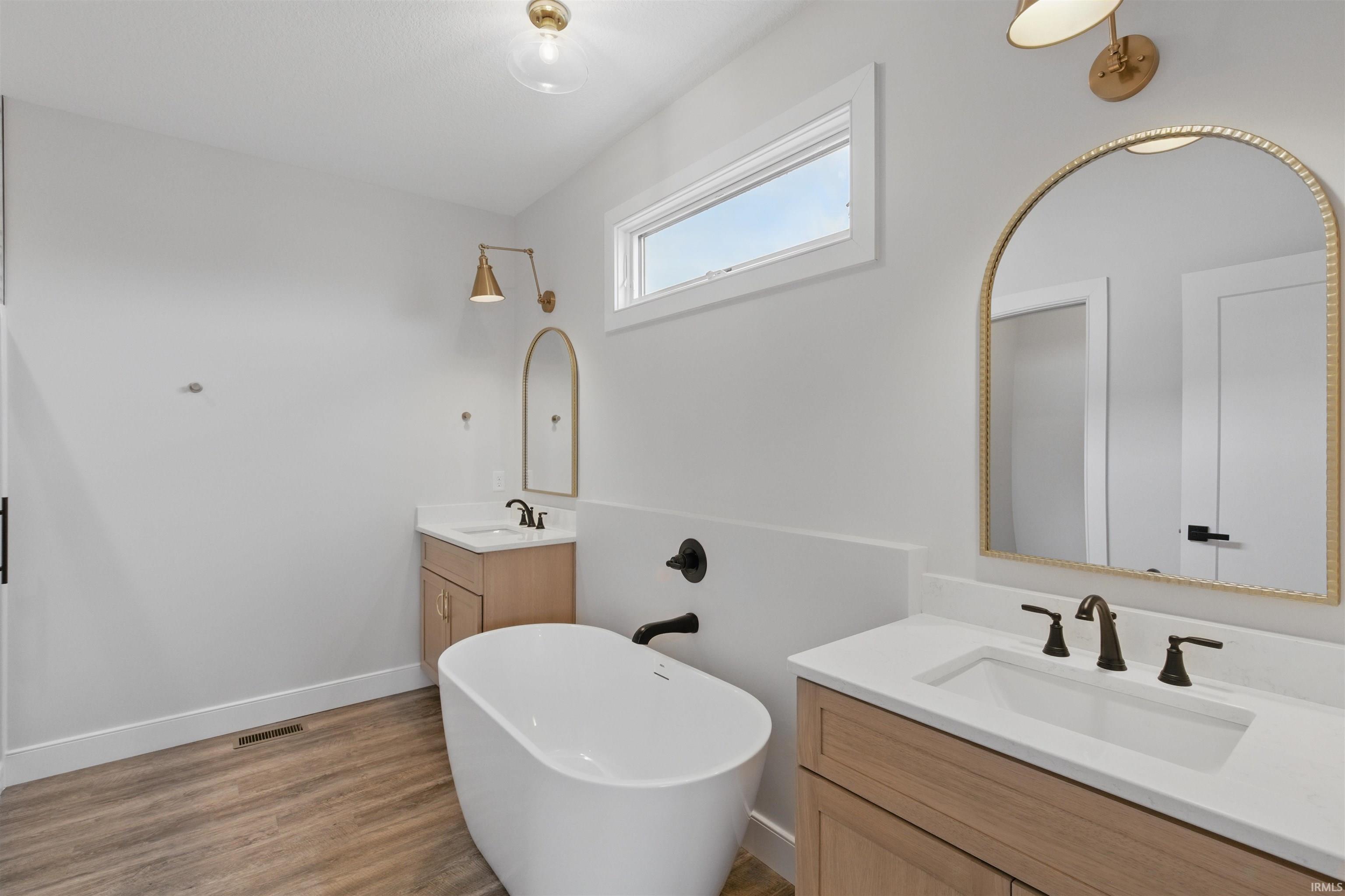 10483 Spamount Cove Property Photo 11
