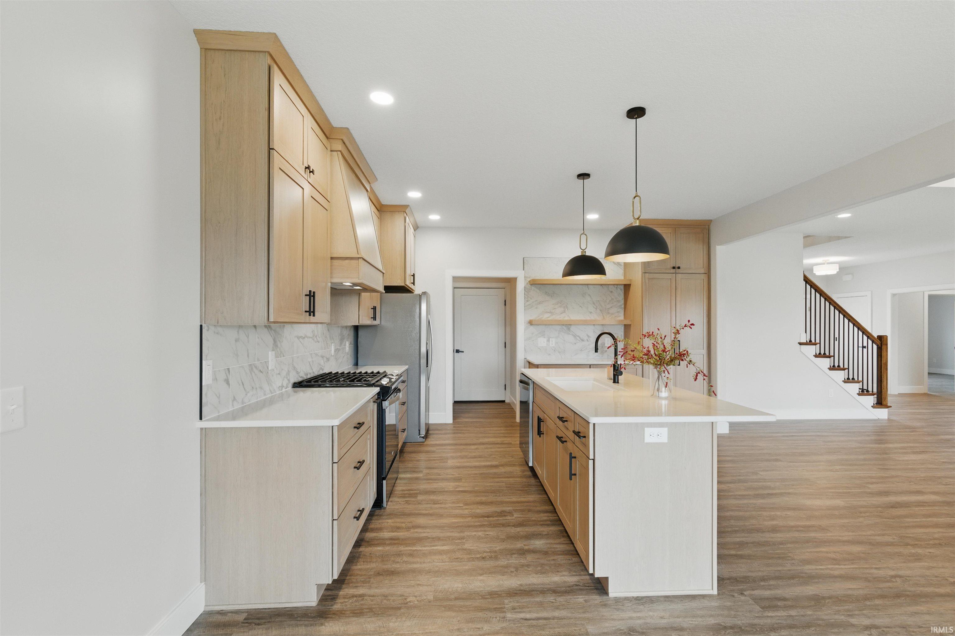 10483 Spamount Cove Property Photo 16