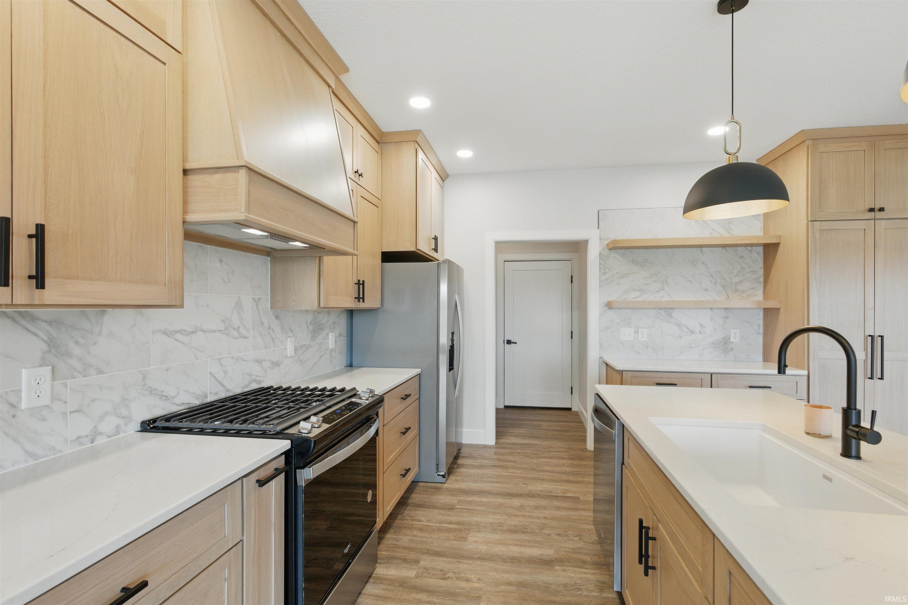10483 Spamount Cove Property Photo 17