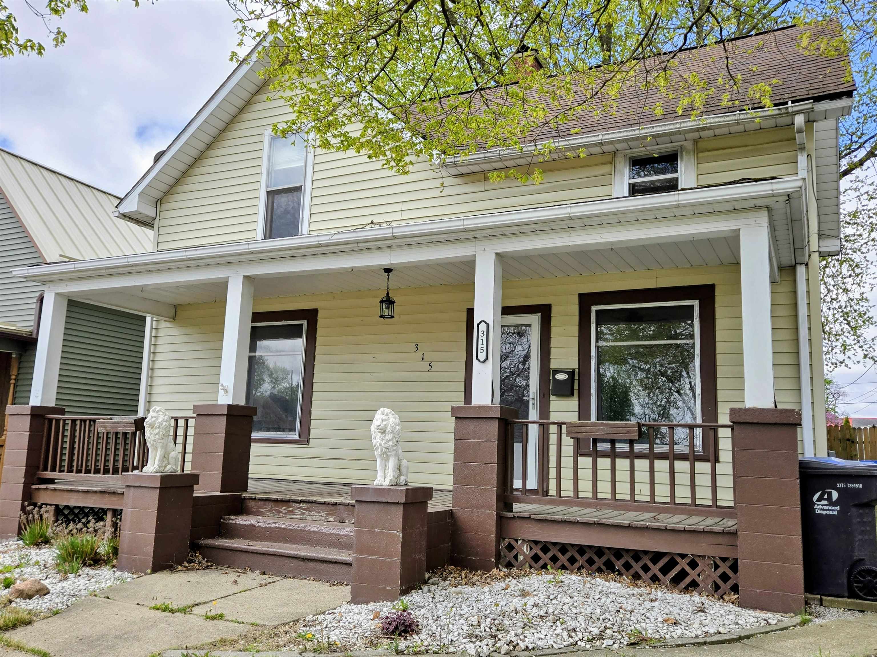 315 N Line Street Property Photo 1