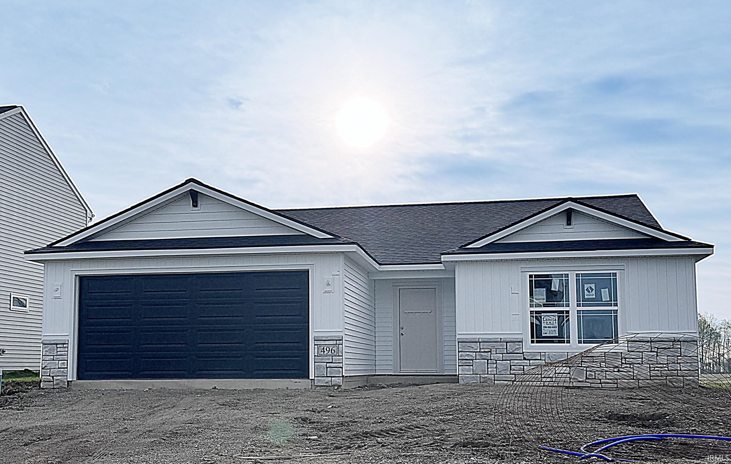 496 Lago Court Property Photo 1
