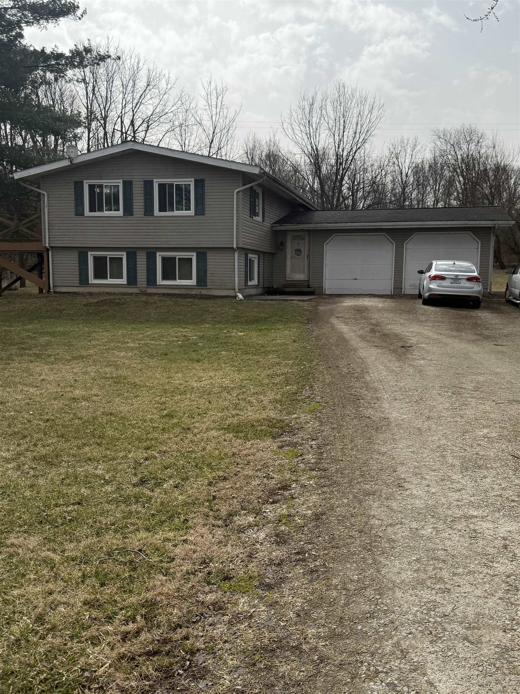 2175 E 400 N Road Property Photo 1