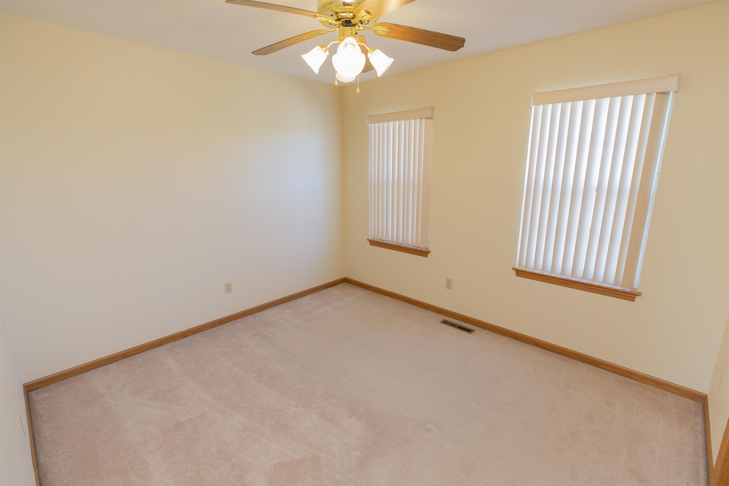 55214 Ivile Avenue Property Photo 20