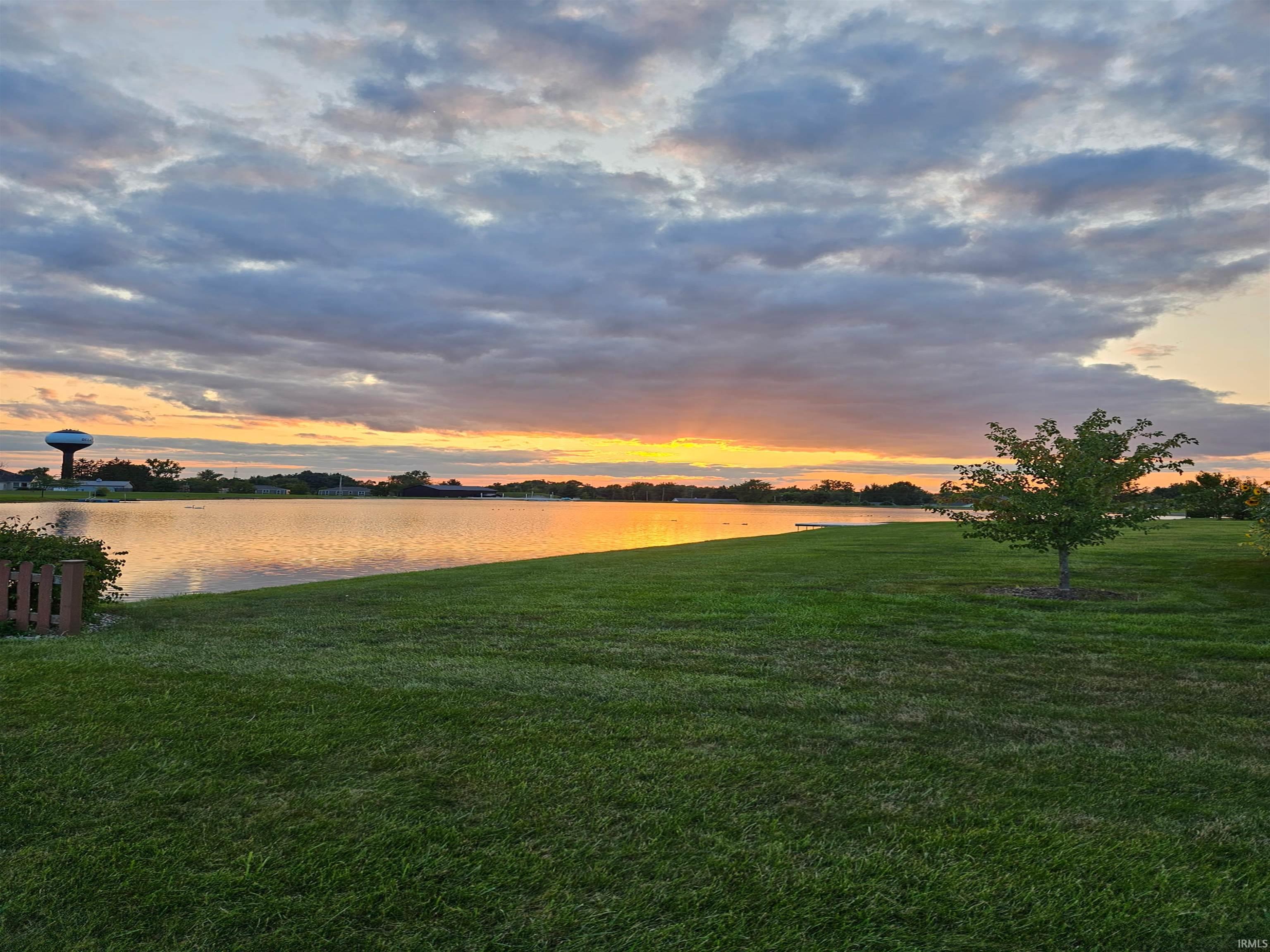 1224 E Edge Water Court Property Photo 3