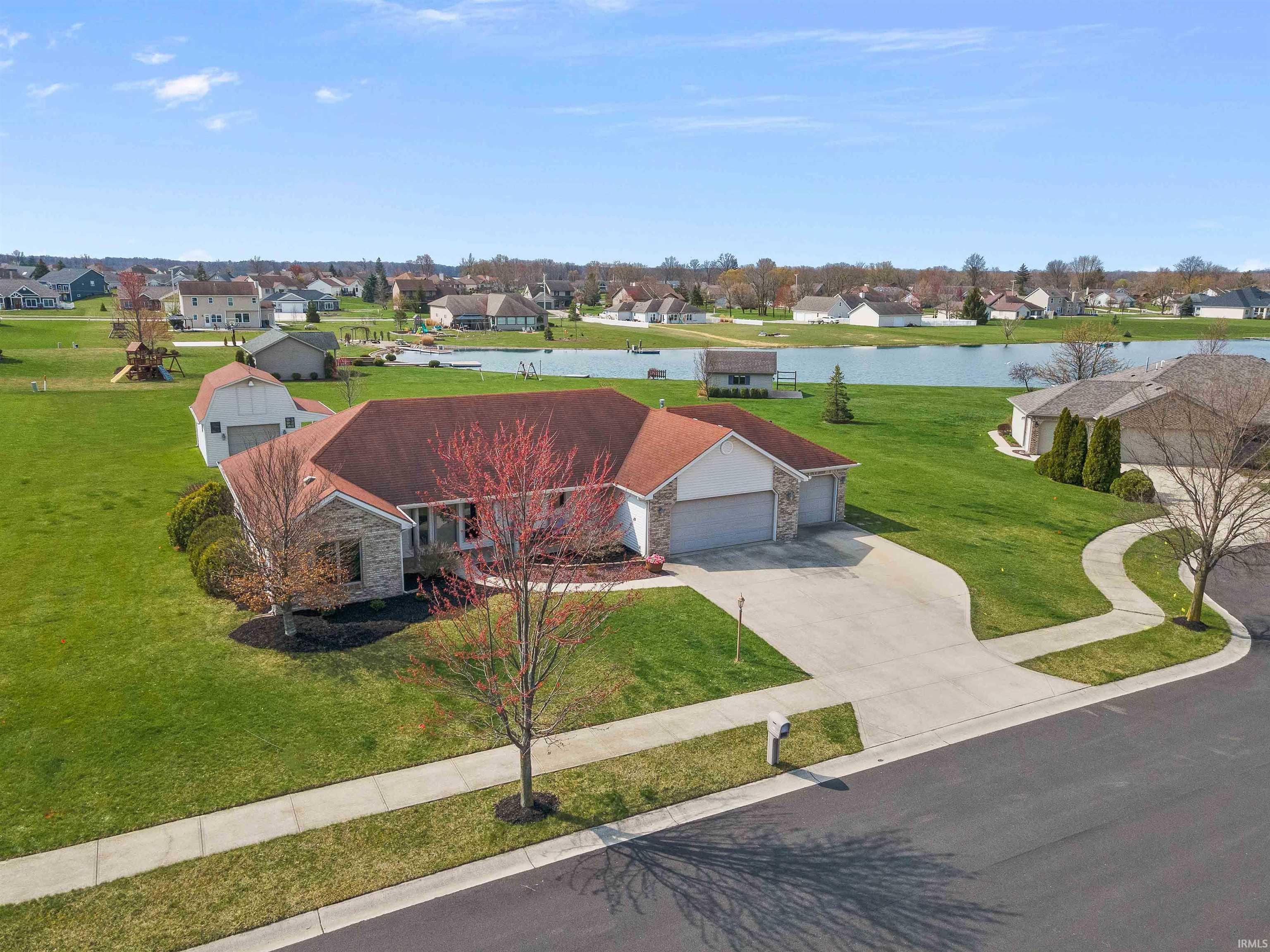 1224 E Edge Water Court Property Photo 4