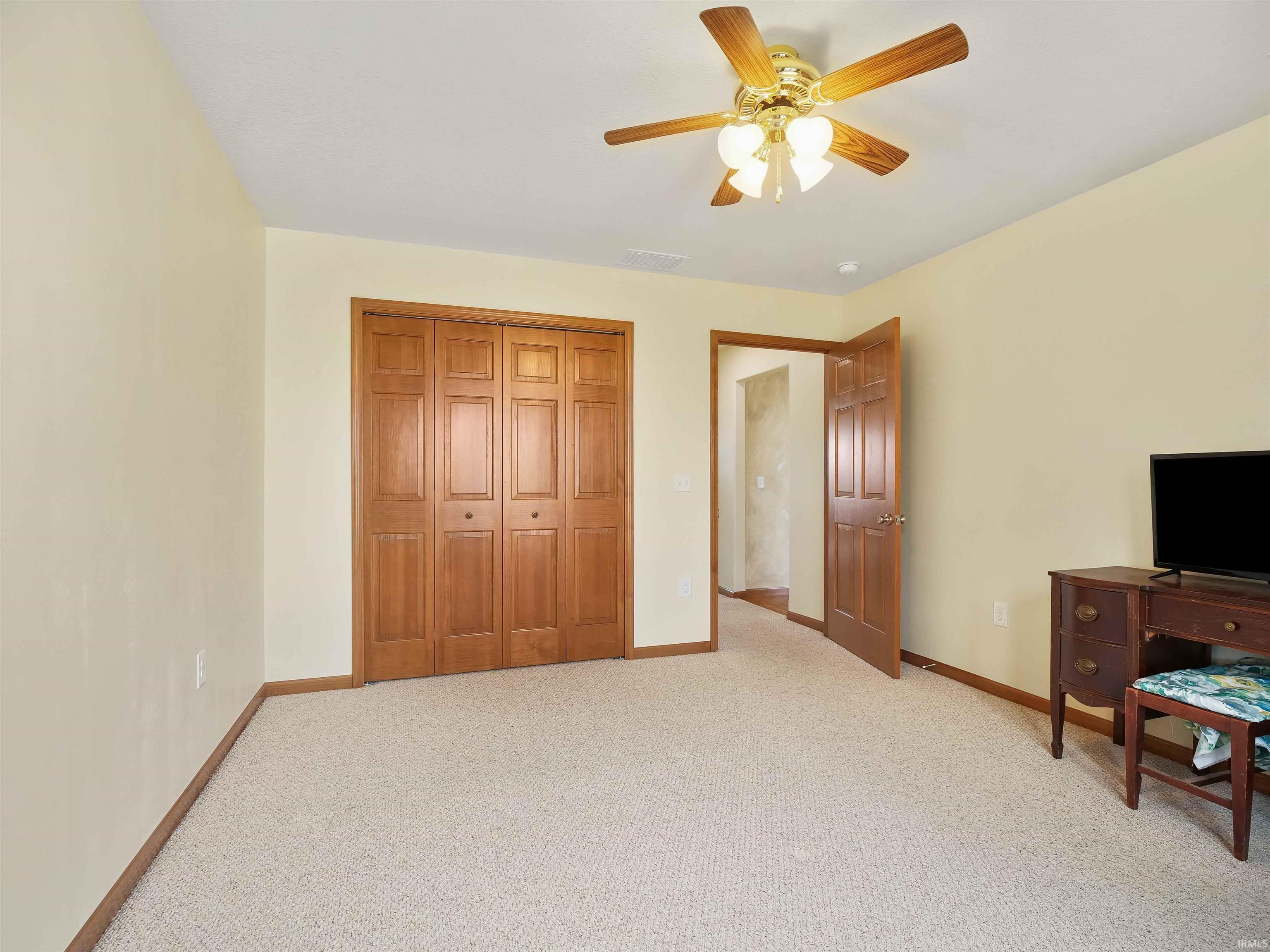 1224 E Edge Water Court Property Photo 28