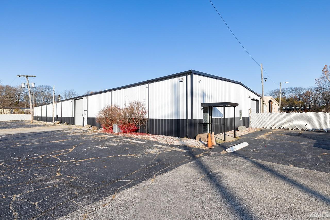 2211 W Wilden Avenue Property Photo 1