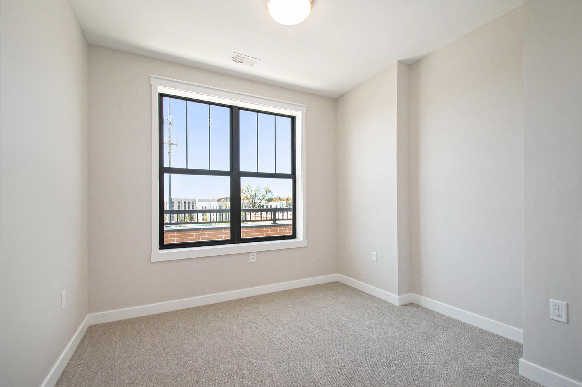 1740 #303 W South Bend Avenue Property Photo 16