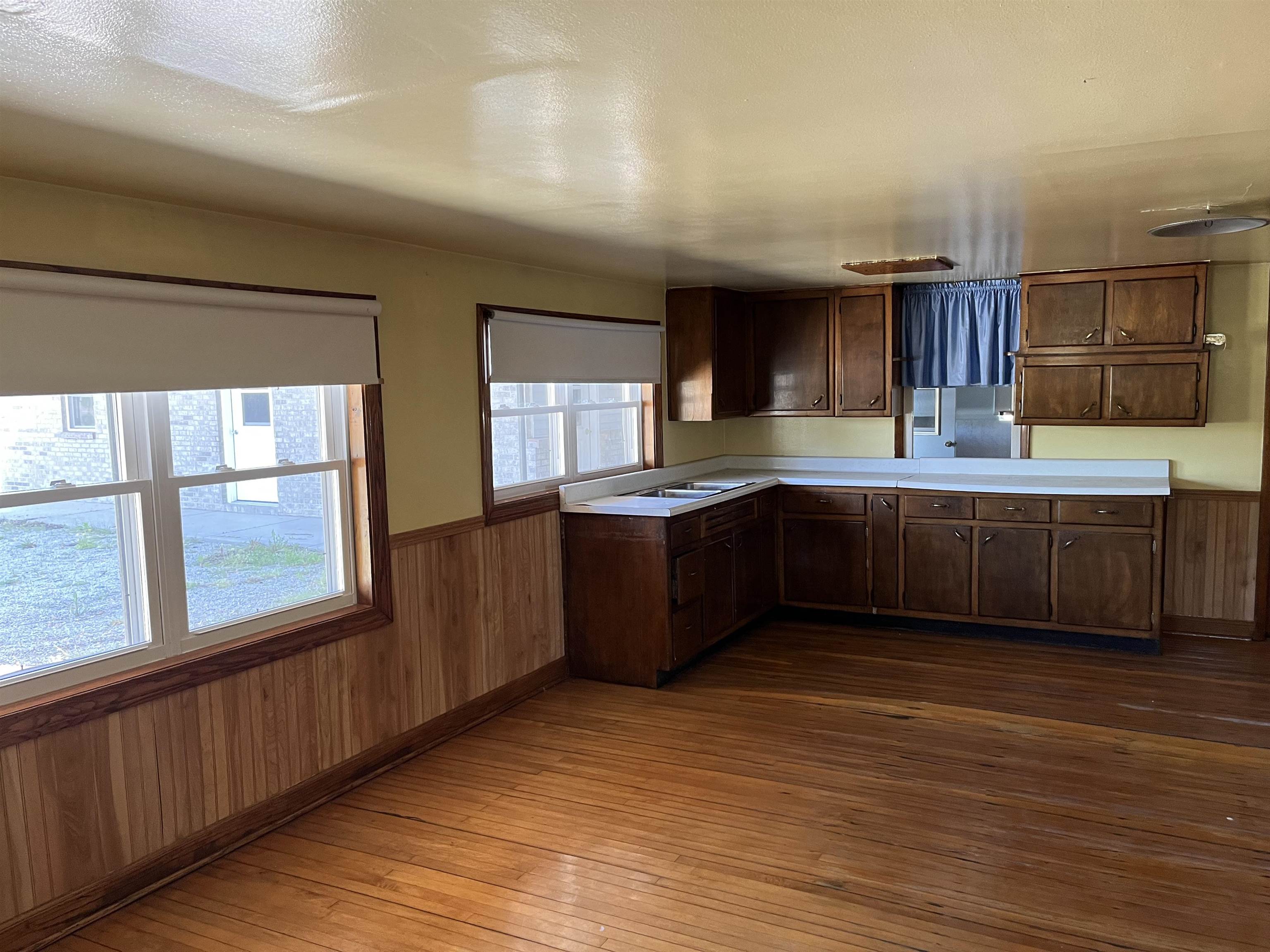 8350 S 850 W Road Property Photo 4