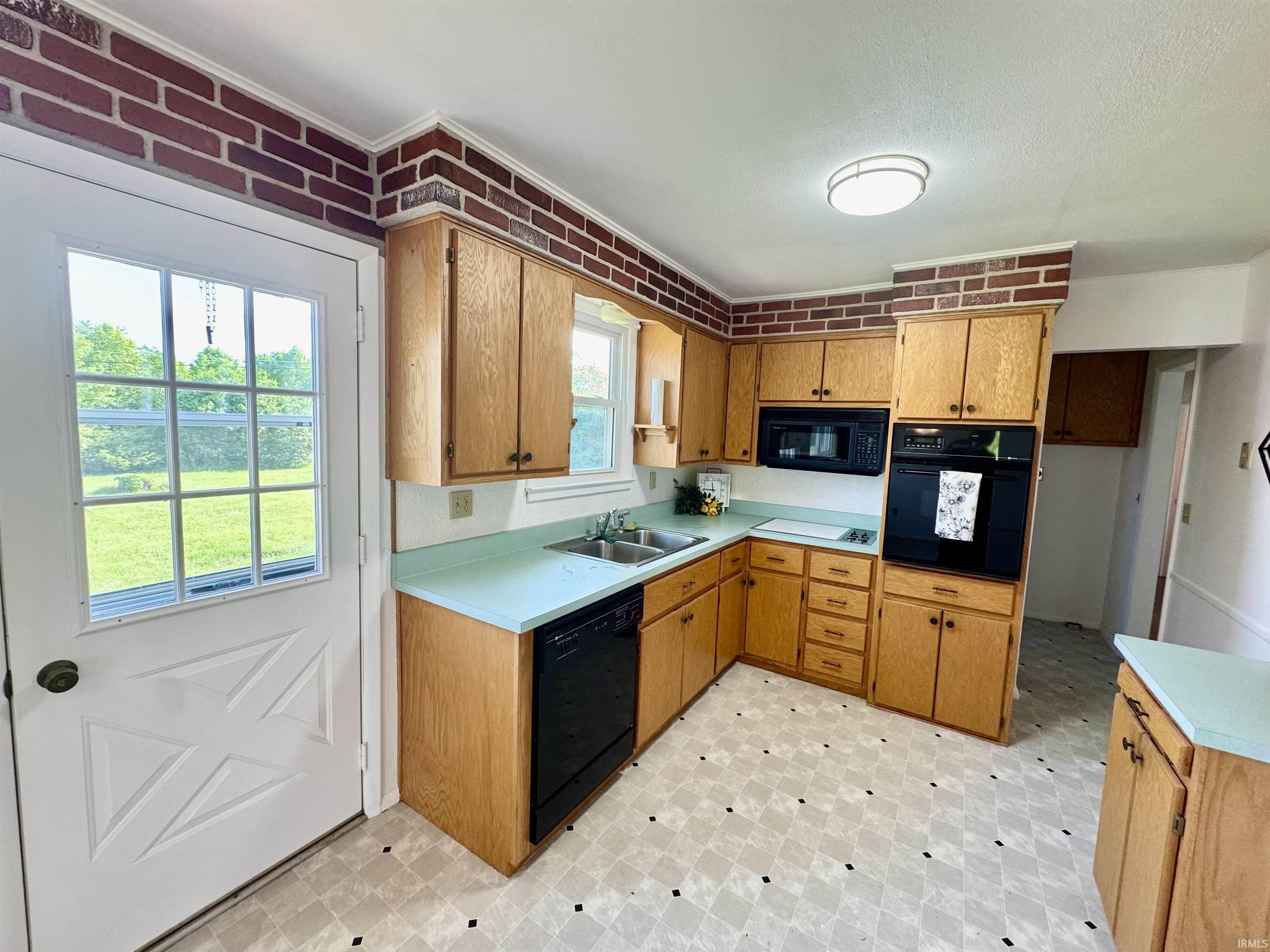 10908 Kathy Drive Property Photo 11