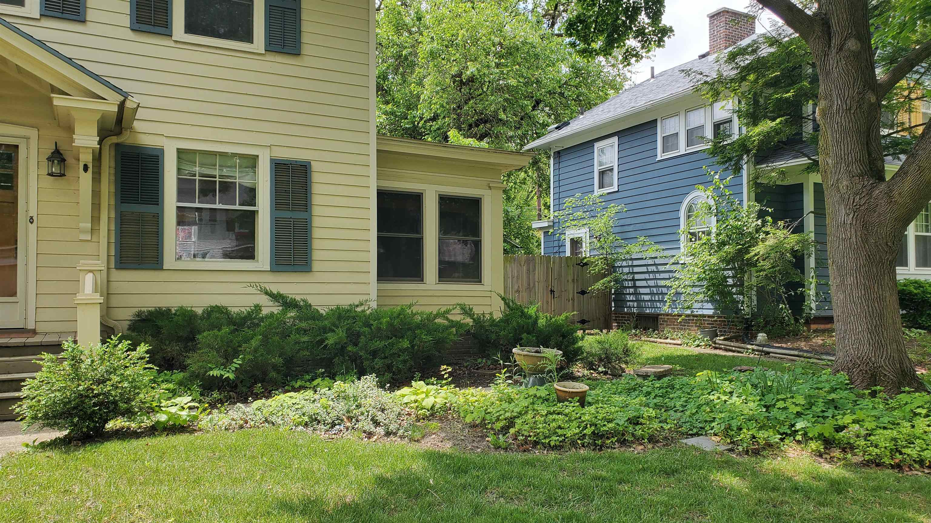 447 Englewood Court Property Photo 2
