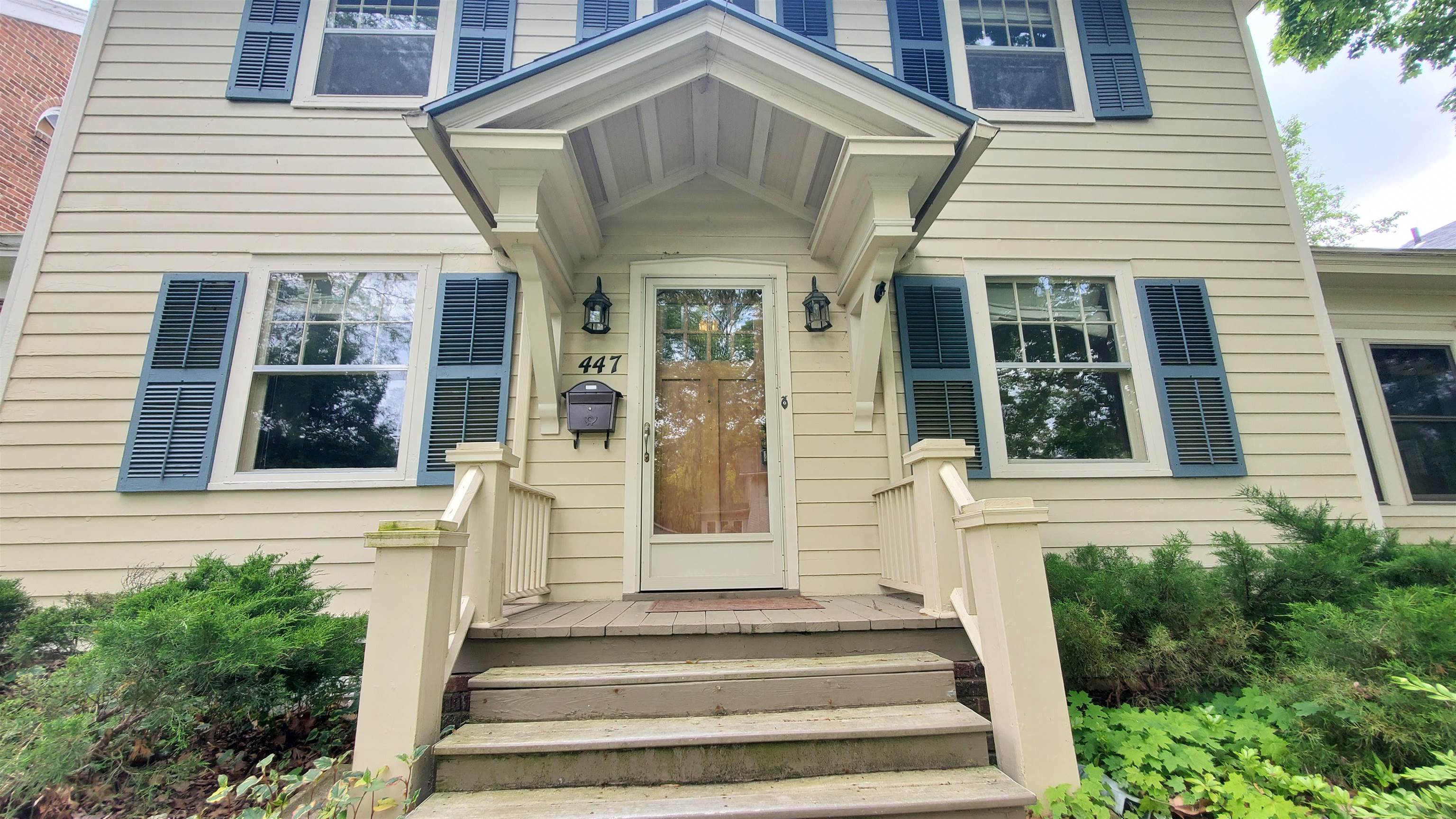447 Englewood Court Property Photo 4