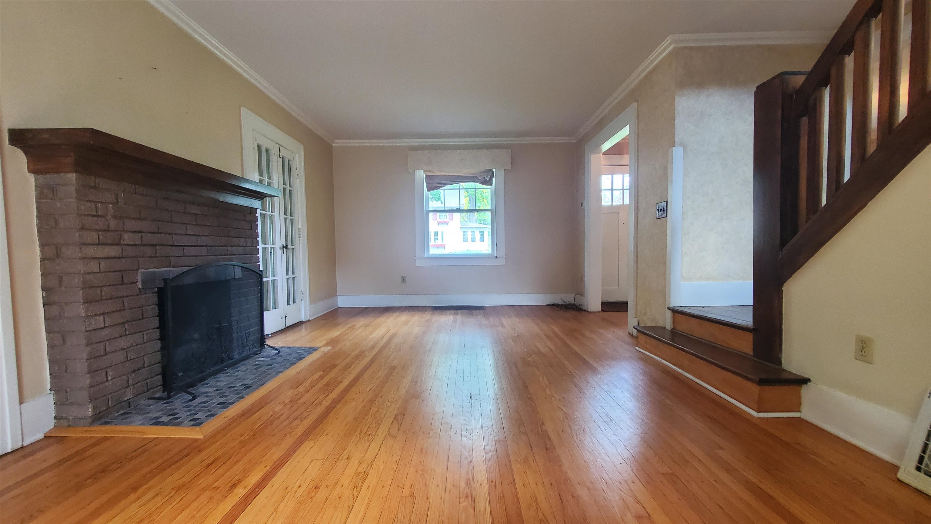 447 Englewood Court Property Photo 10