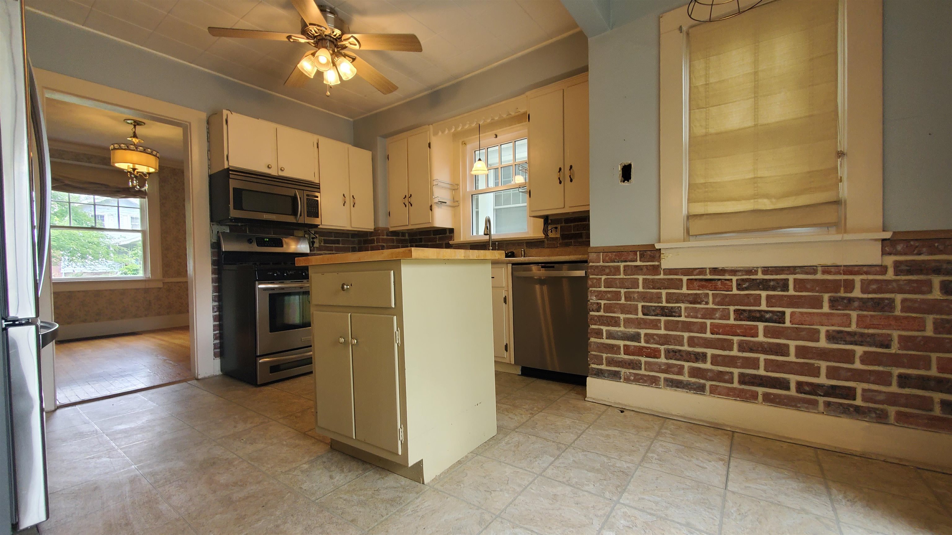 447 Englewood Court Property Photo 13