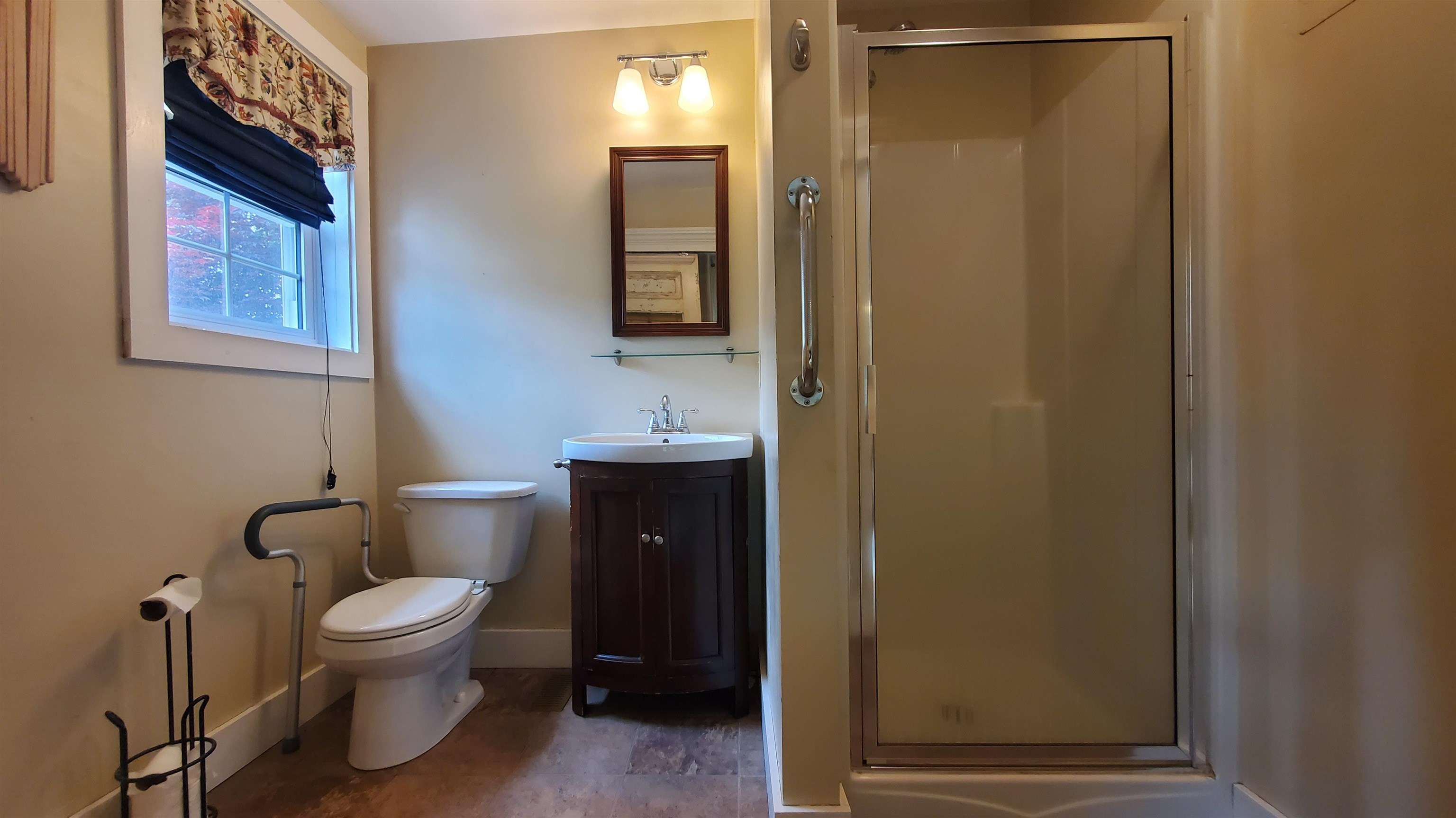 447 Englewood Court Property Photo 17