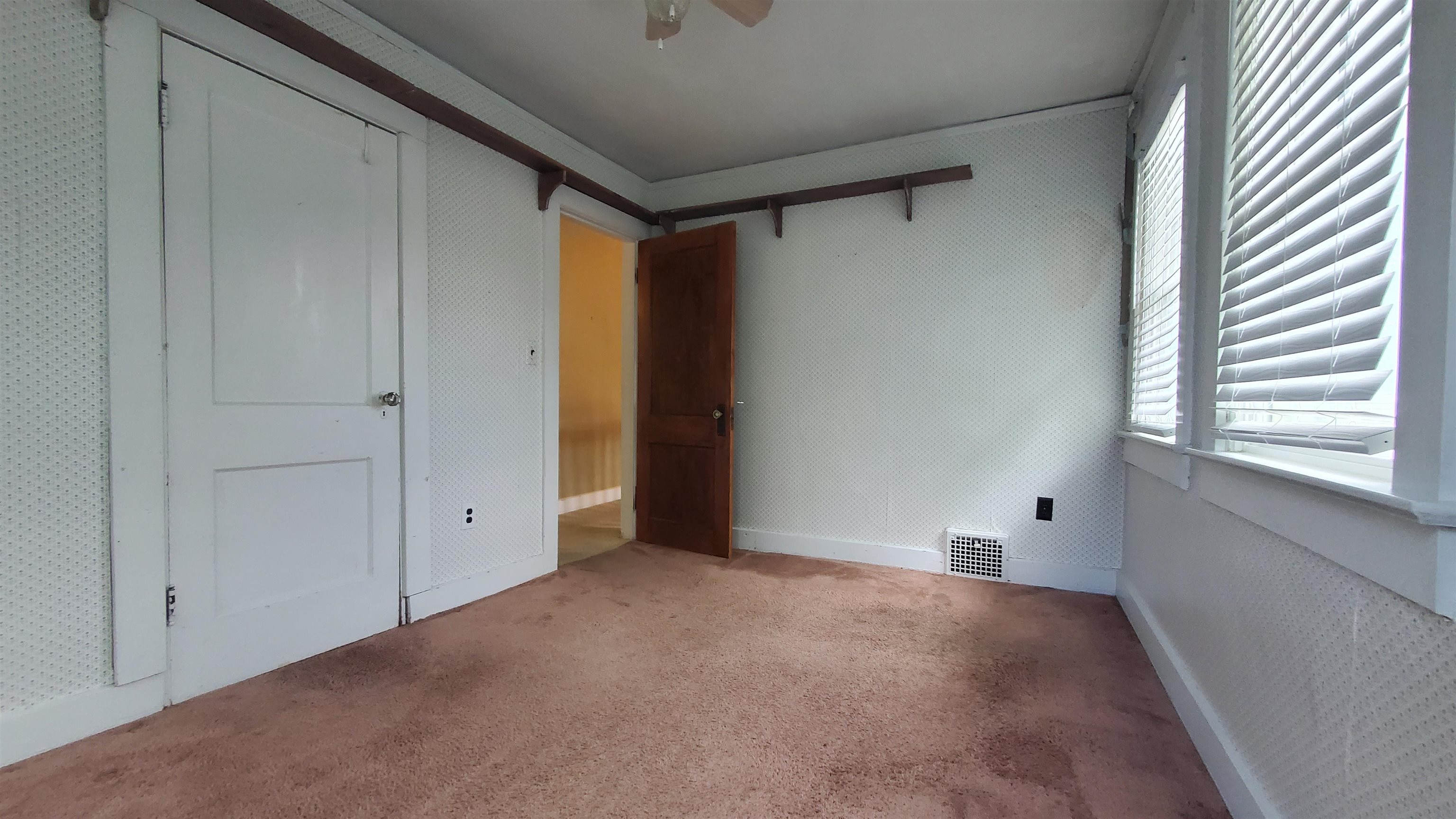 447 Englewood Court Property Photo 24