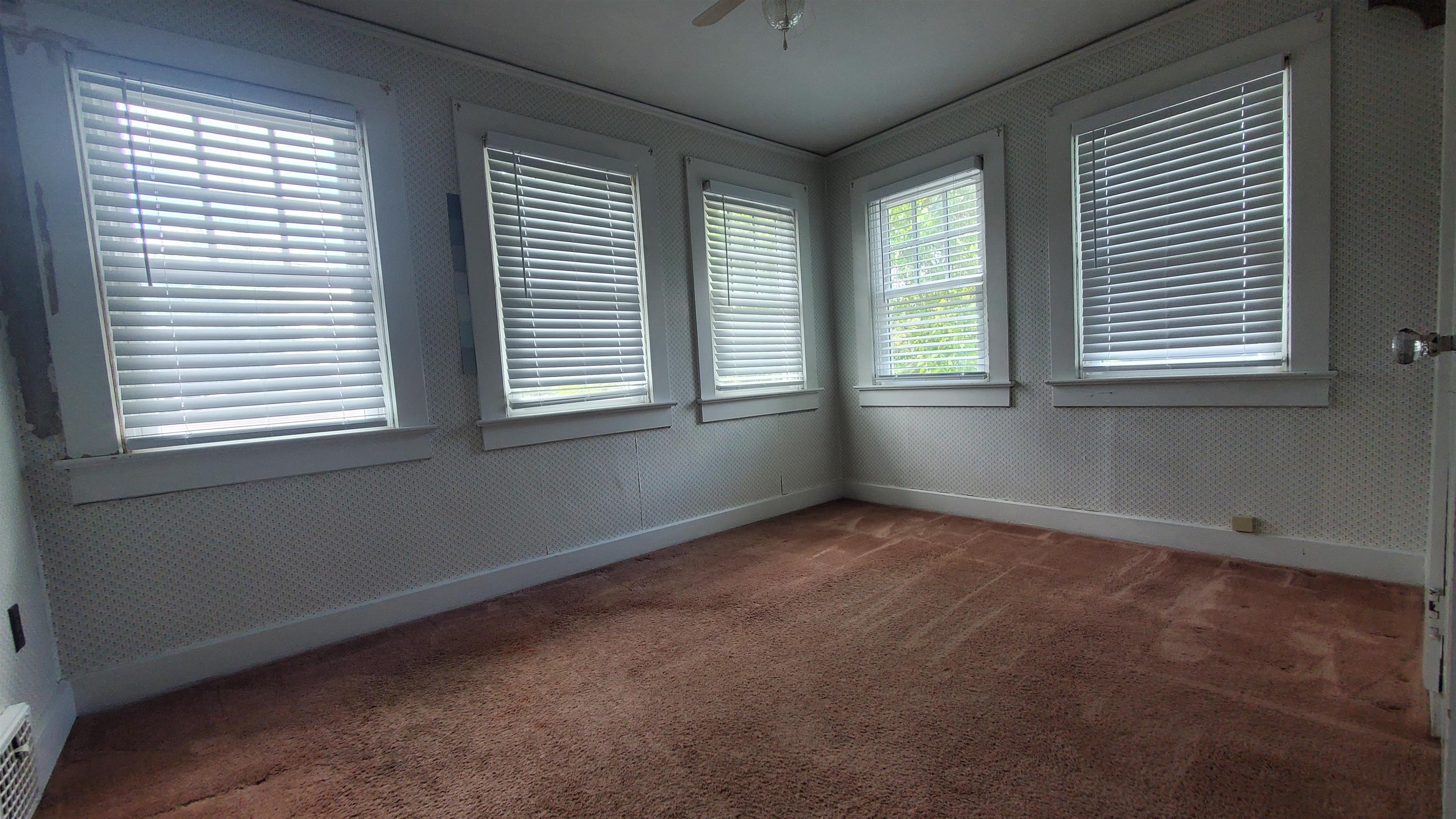 447 Englewood Court Property Photo 25