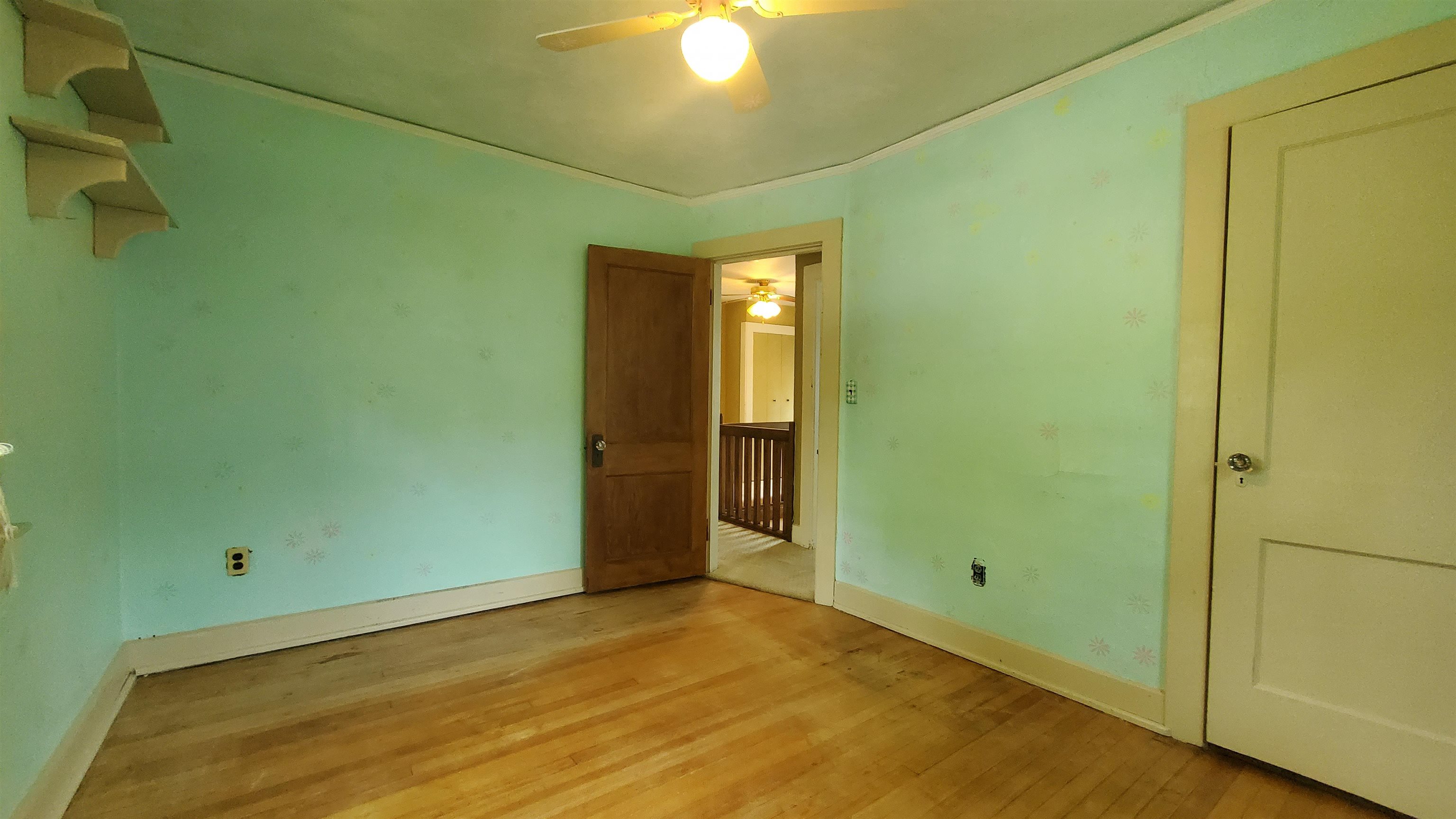 447 Englewood Court Property Photo 27