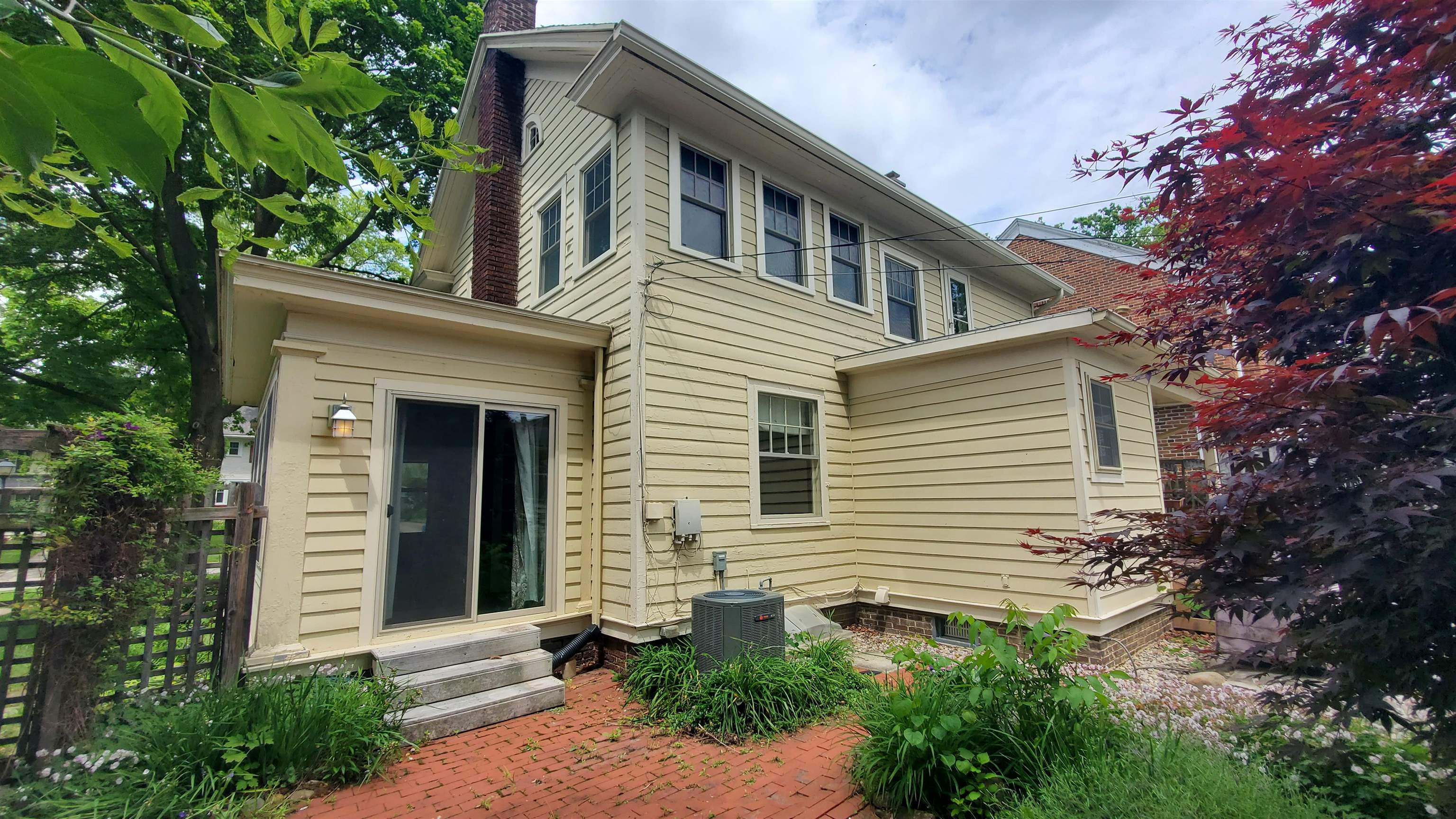 447 Englewood Court Property Photo 33