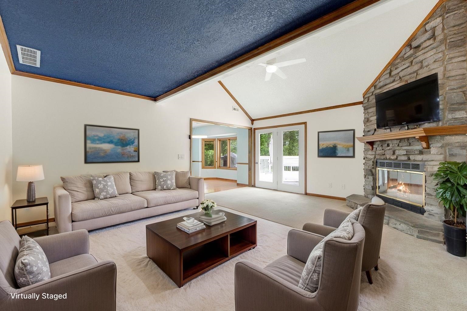 14214 White Horse Court Property Photo 4
