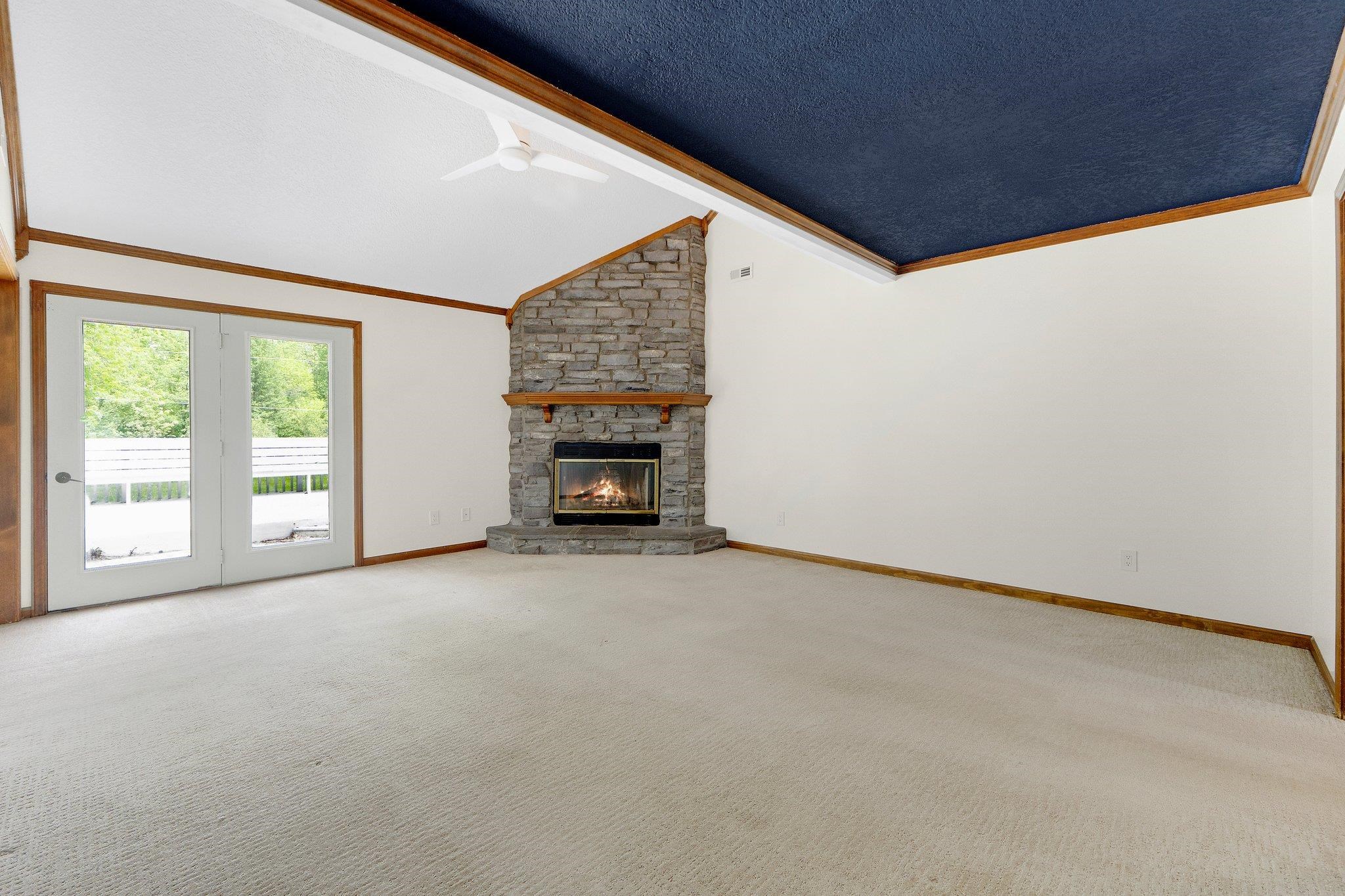 14214 White Horse Court Property Photo 5