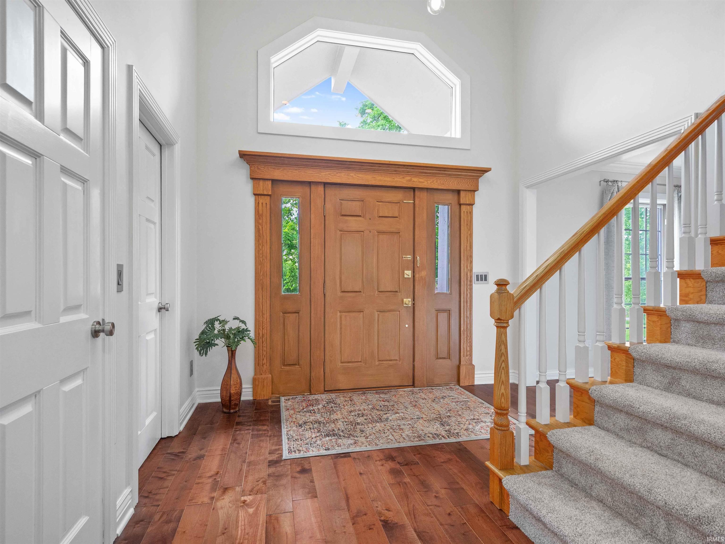 6719 Dell Loch Way Property Photo 3