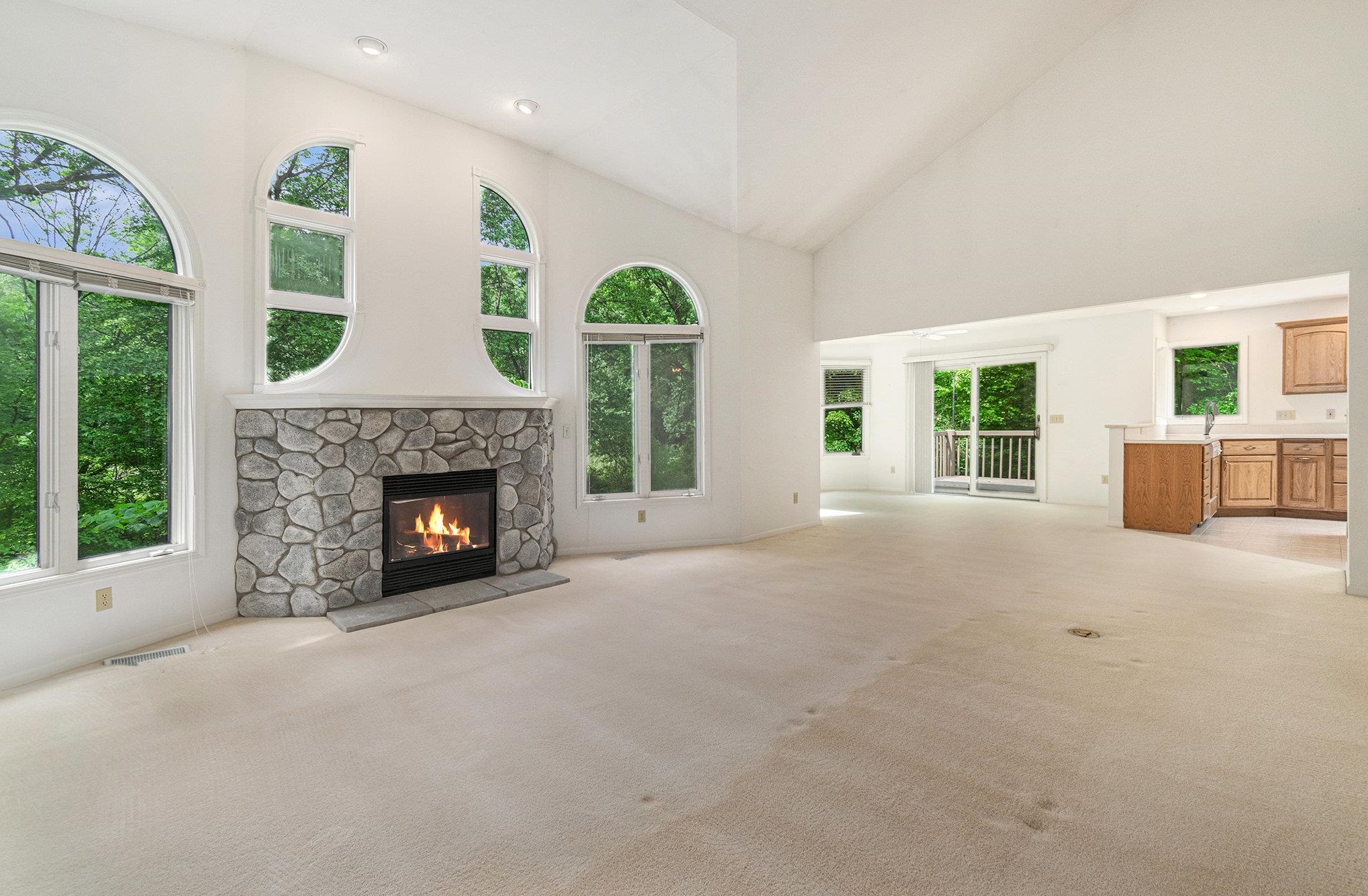 11830 Old Oak Drive Property Photo 4
