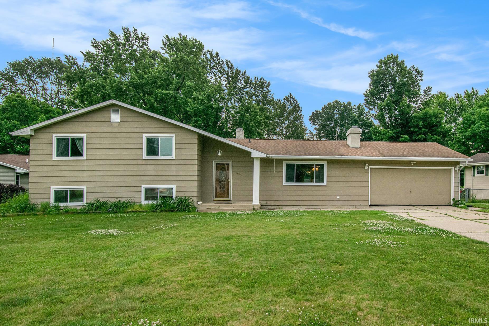 1424 Berkshire Drive Property Photo 1