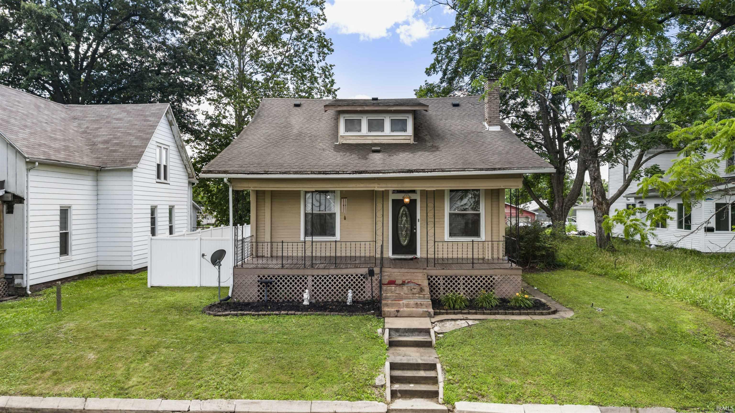 1027 S Gibson Street Property Photo 1