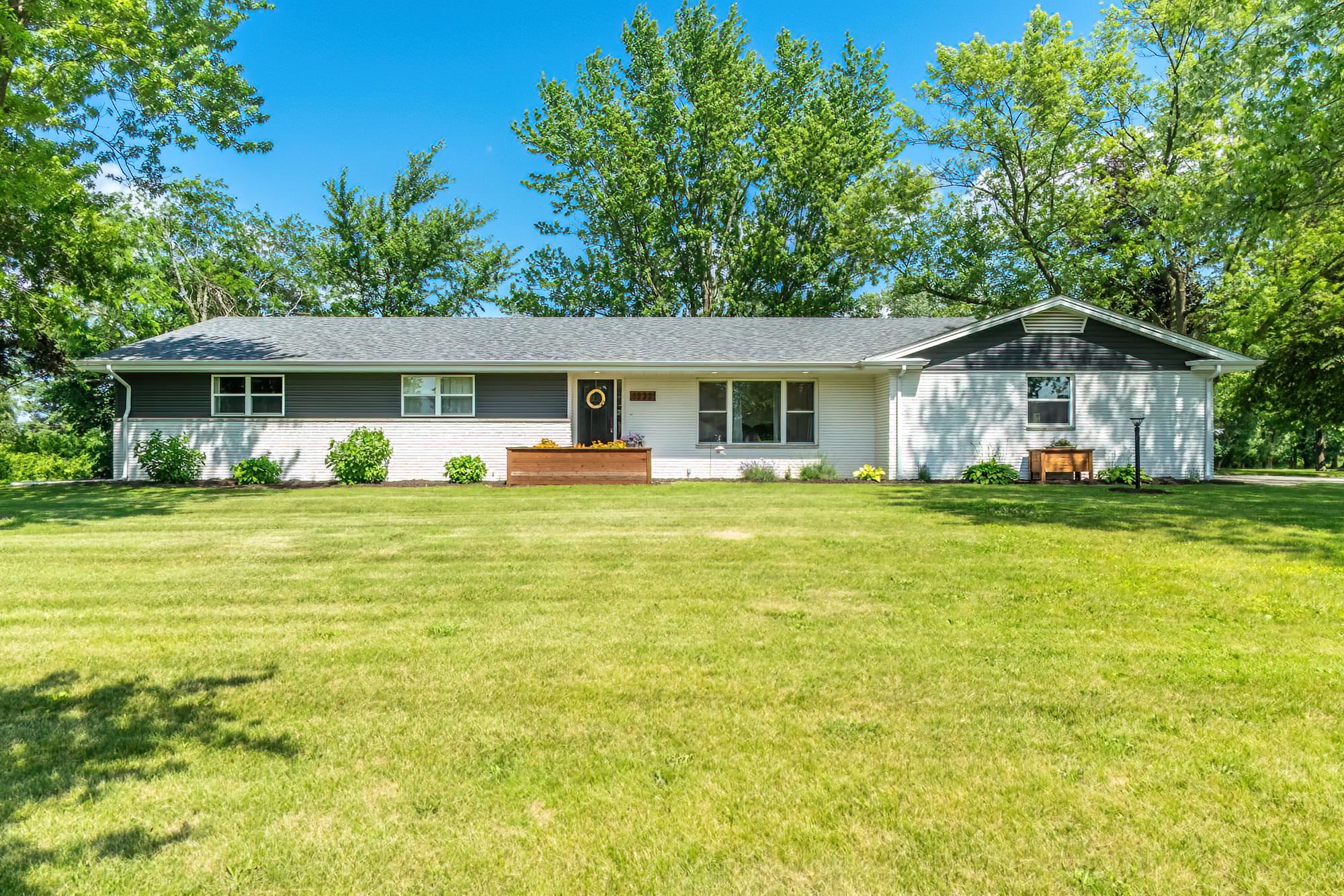 1525 E Goldspur Drive Property Photo 1