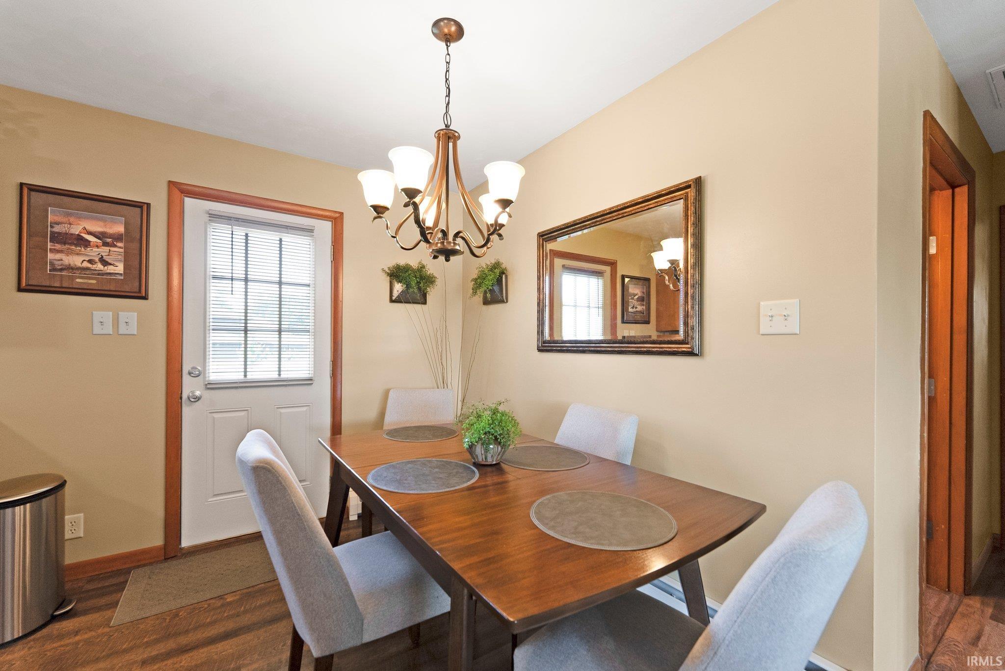 1123 E Gump Road Property Photo 18